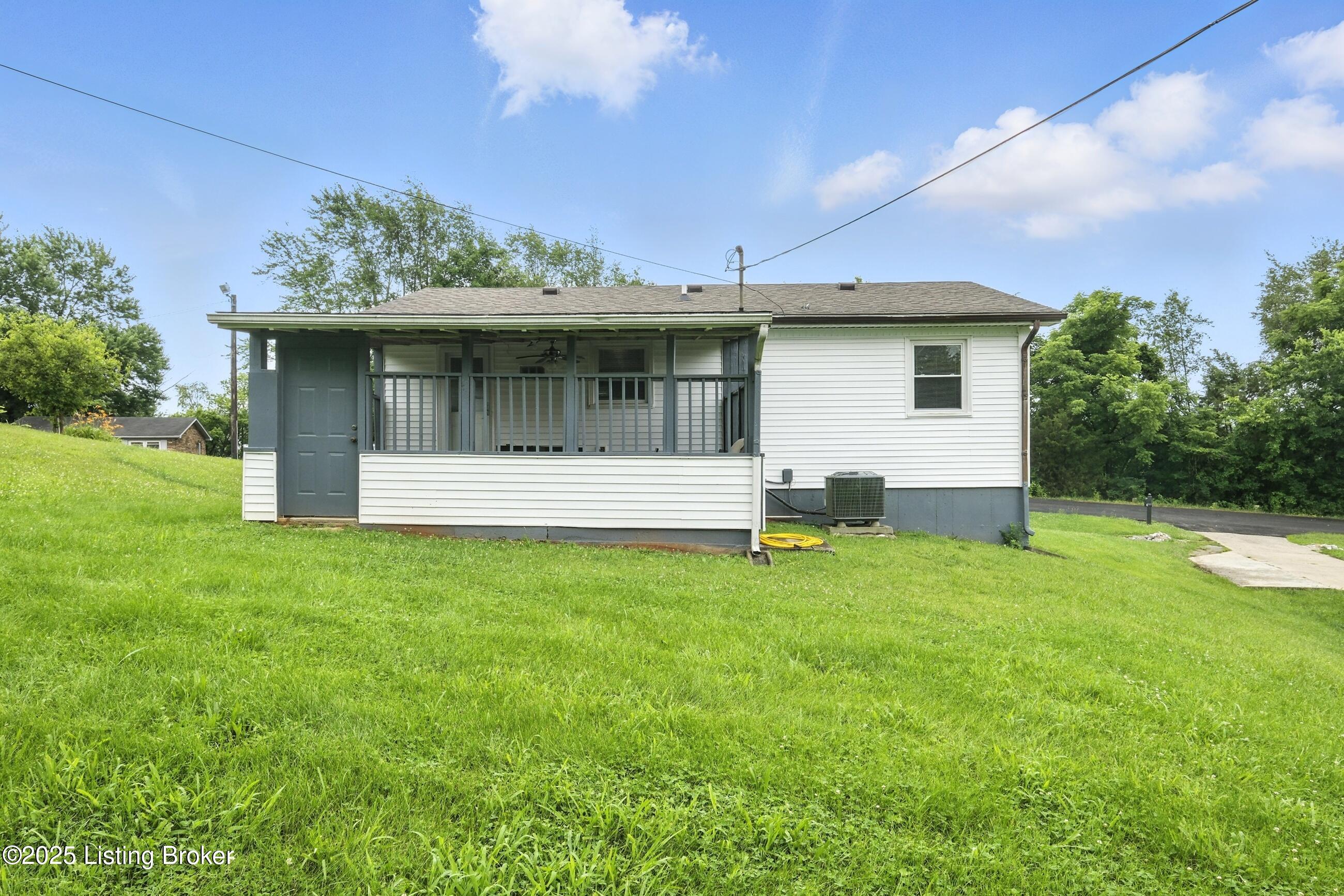416 Franklin Ave Property Photo 23
