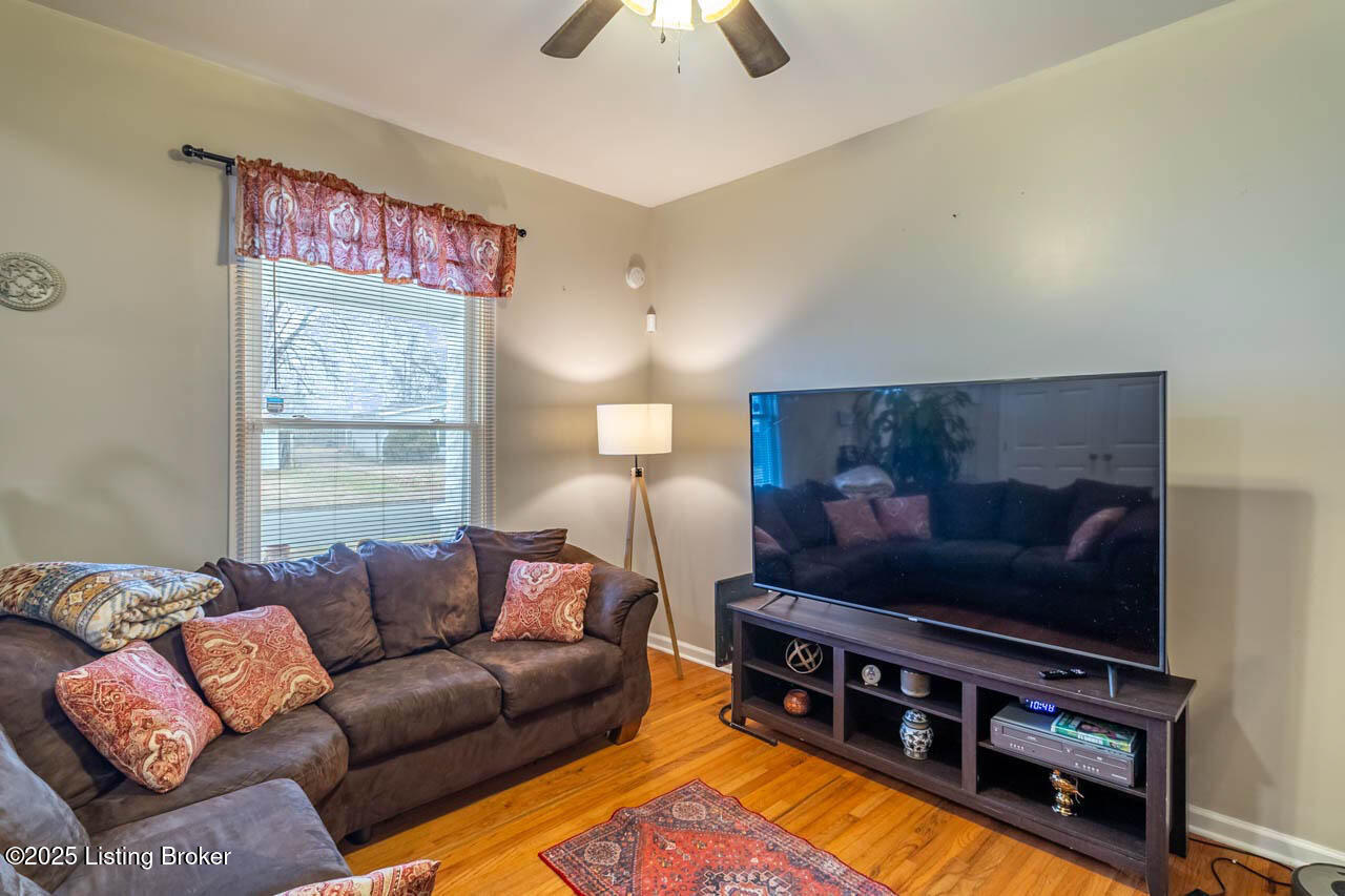 1108 Queen Ave 1 & 2 Property Photo 6