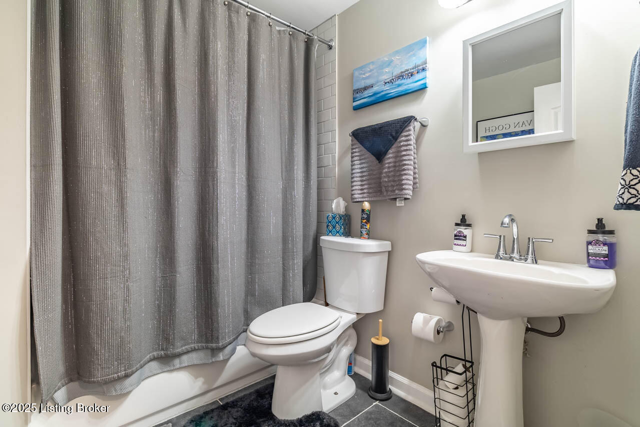 1108 Queen Ave 1 & 2 Property Photo 32