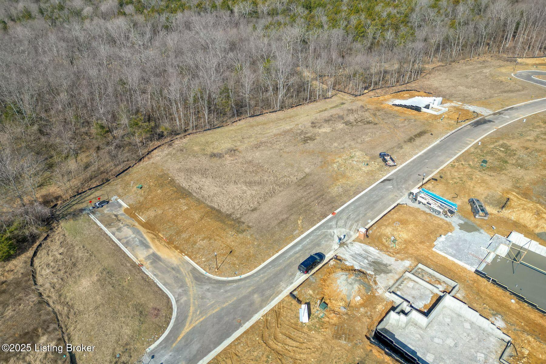 240 Shakes Creek Dr Property Photo 7