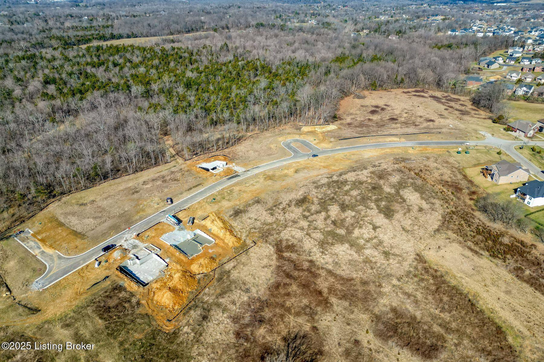 240 Shakes Creek Dr Property Photo 16
