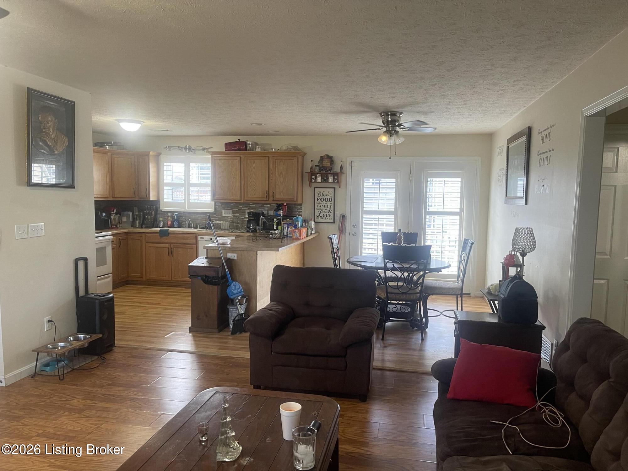 503 Fox Ridge Rd Property Photo 2
