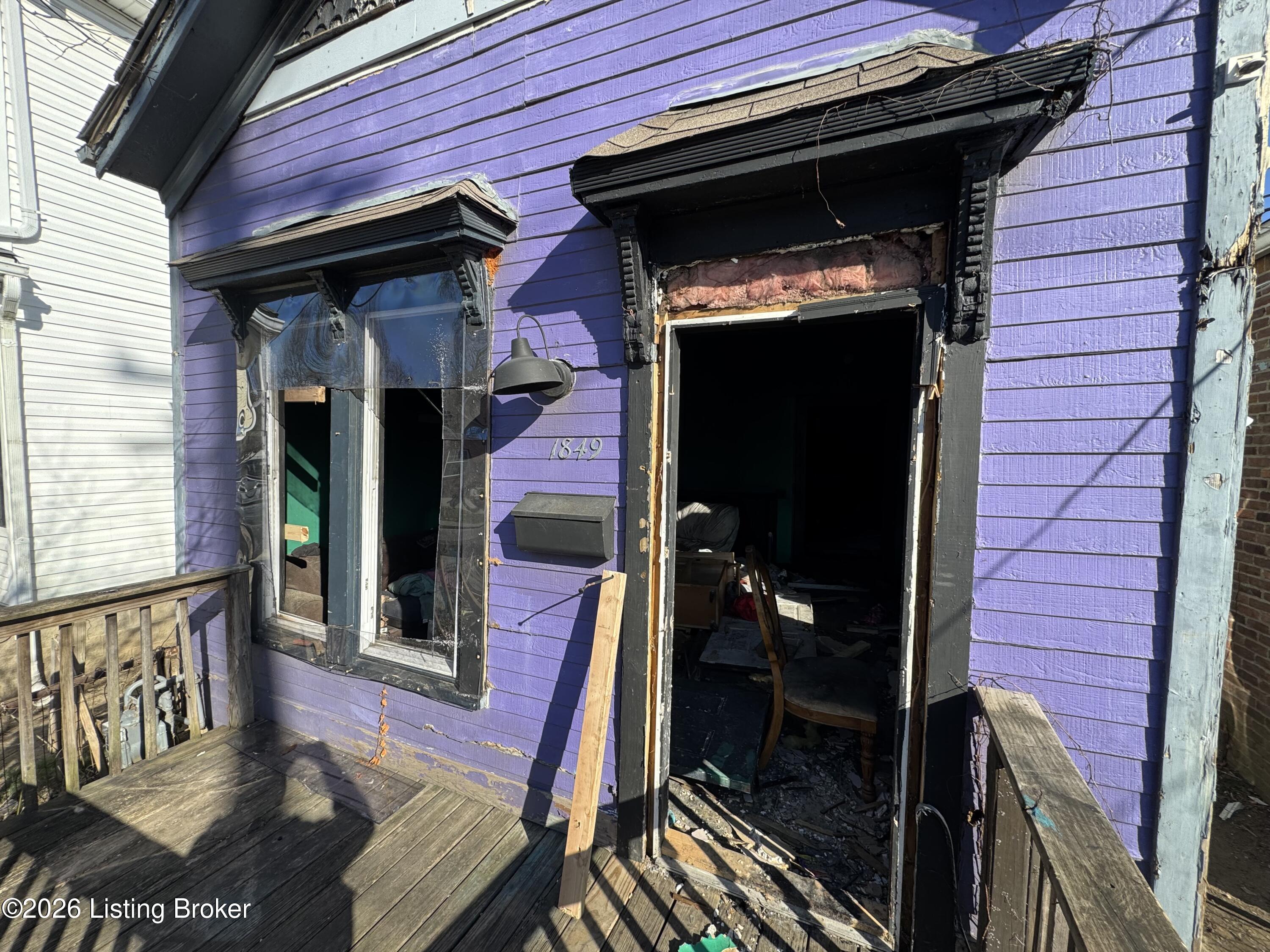 1849 Bank St Property Photo 1