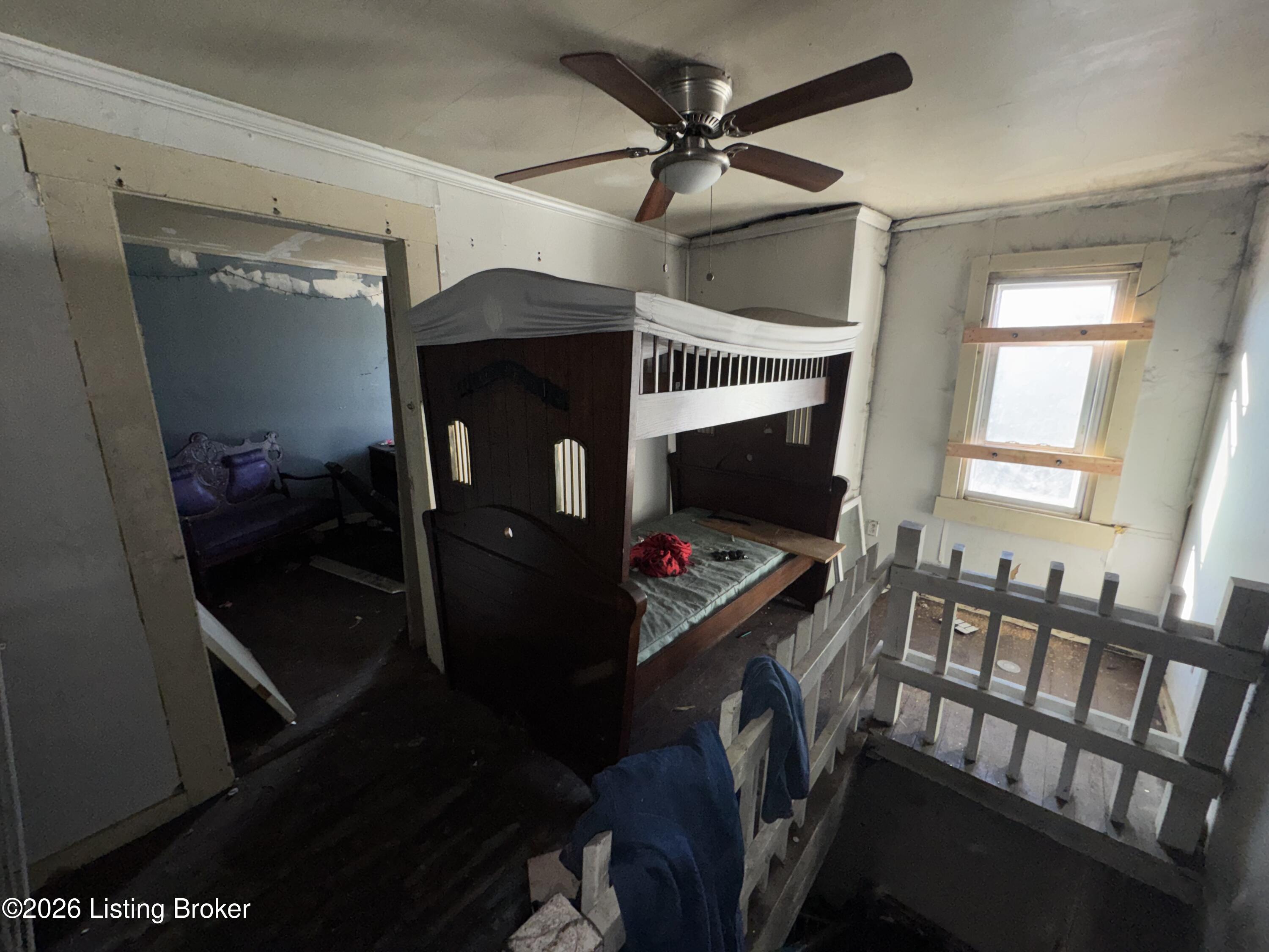 1849 Bank St Property Photo 11