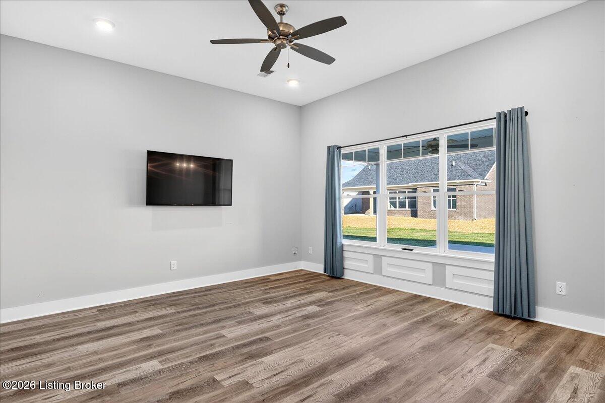 7808 Linwood Cir Property Photo 6