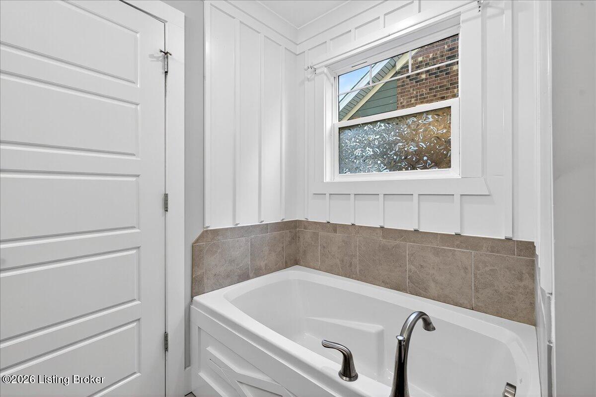 7808 Linwood Cir Property Photo 23