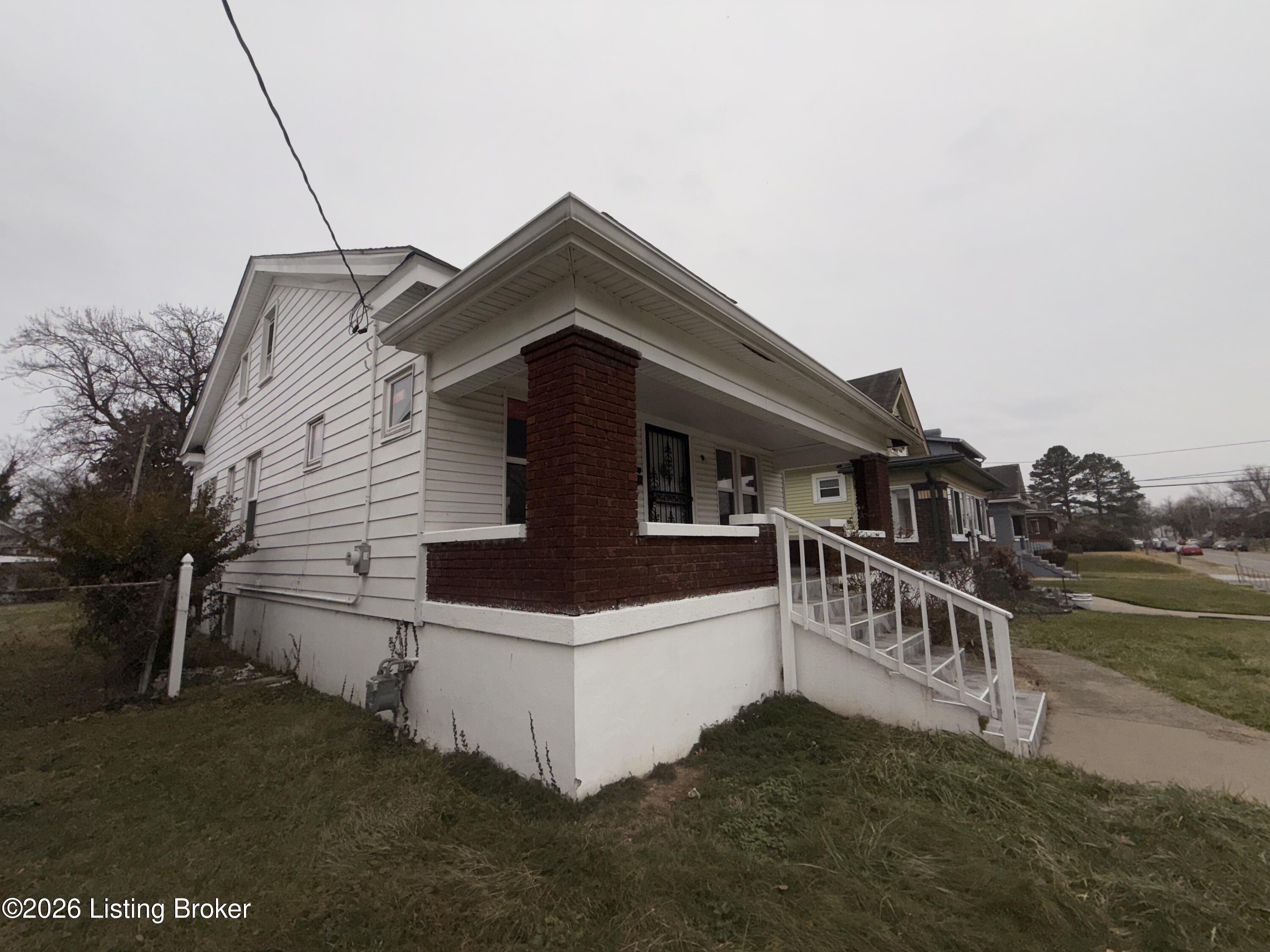 635 Cecil Ave Property Photo 5