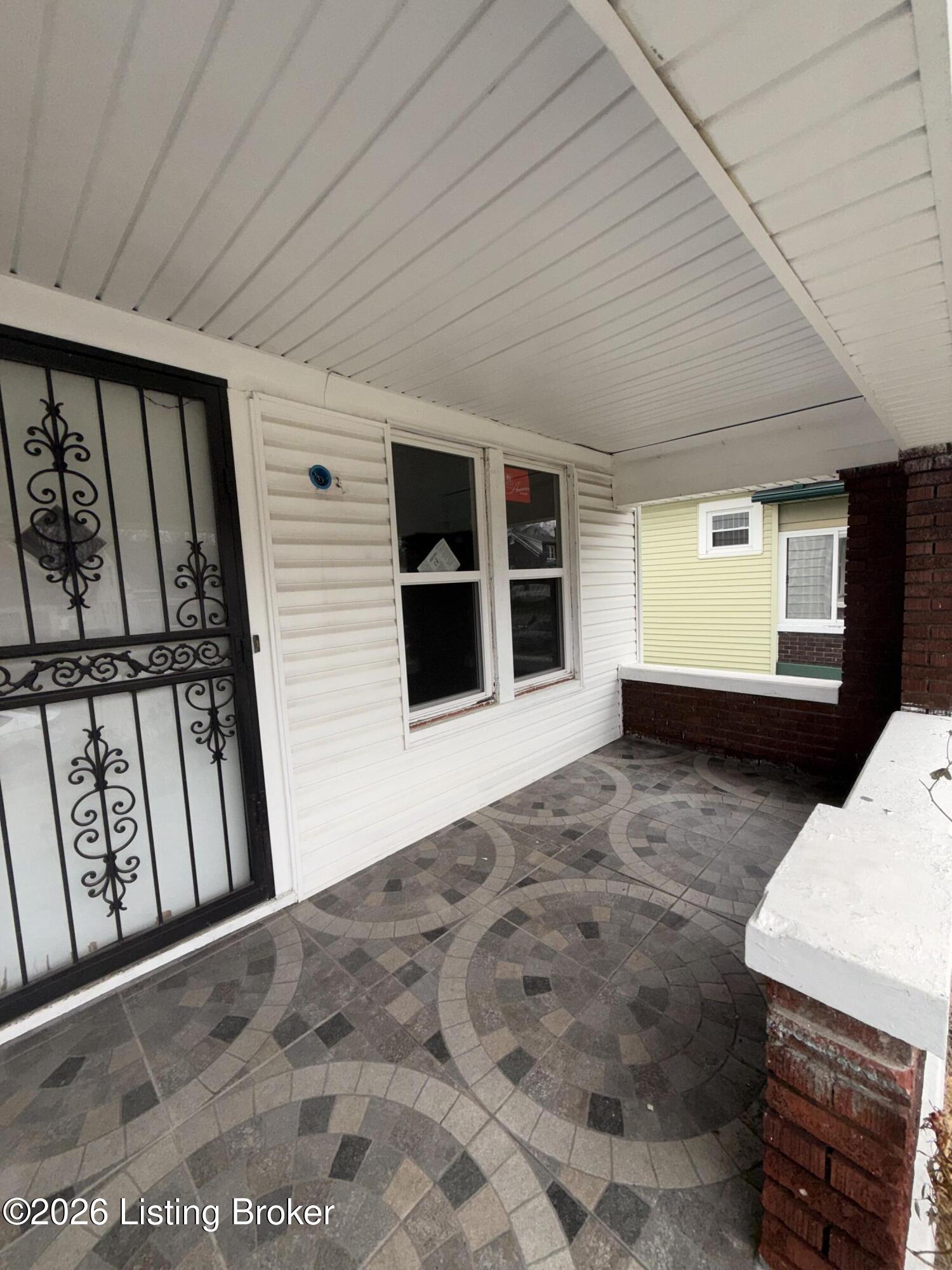 635 Cecil Ave Property Photo 6