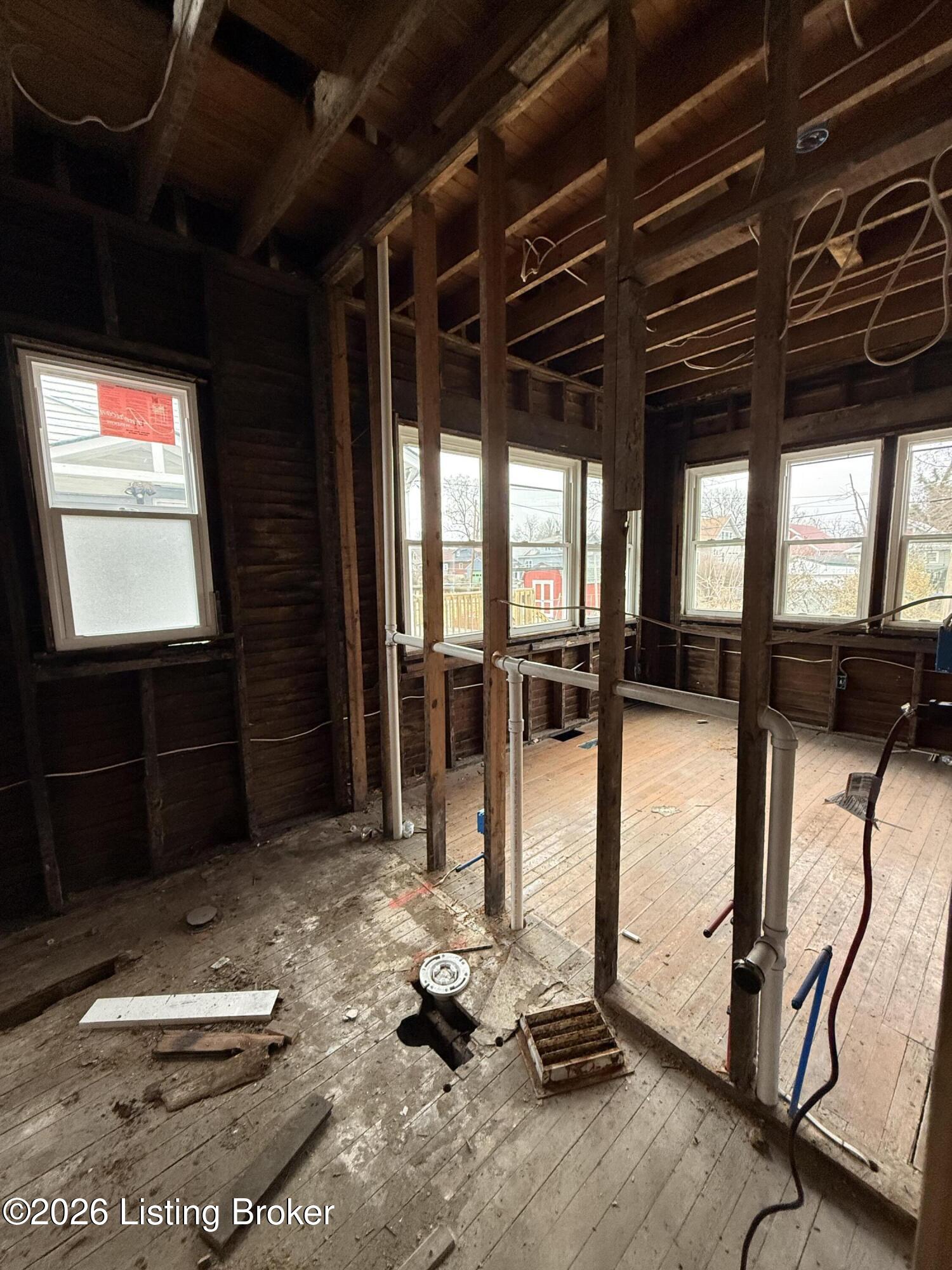 635 Cecil Ave Property Photo 11