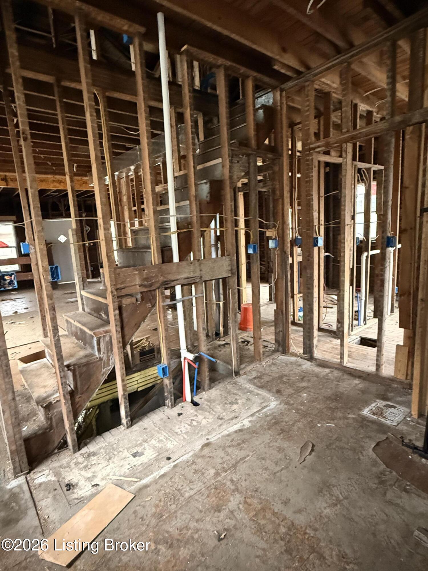 635 Cecil Ave Property Photo 14