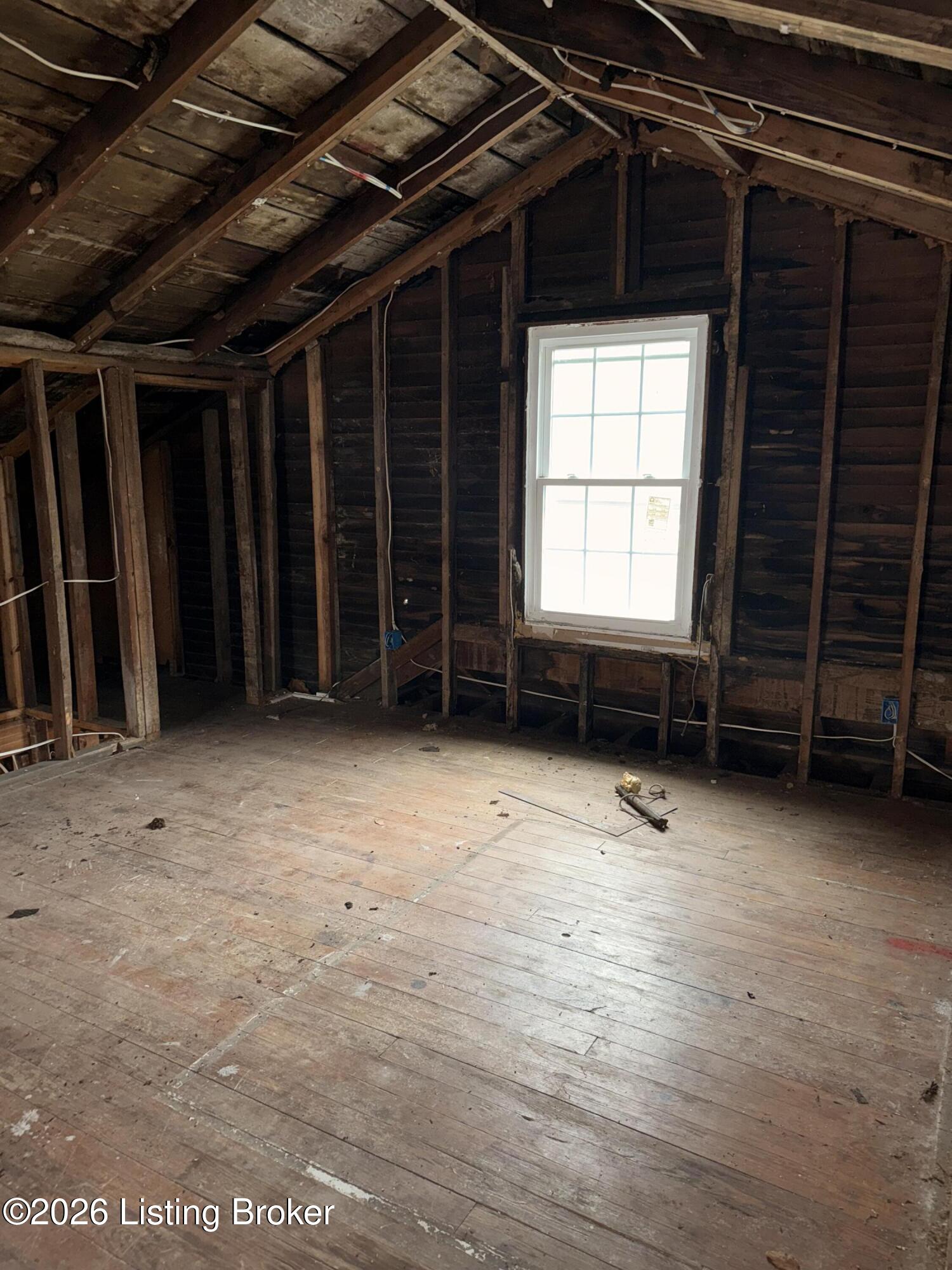 635 Cecil Ave Property Photo 16