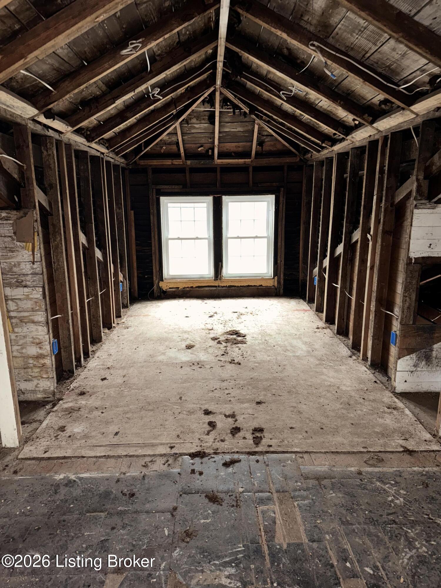 635 Cecil Ave Property Photo 17