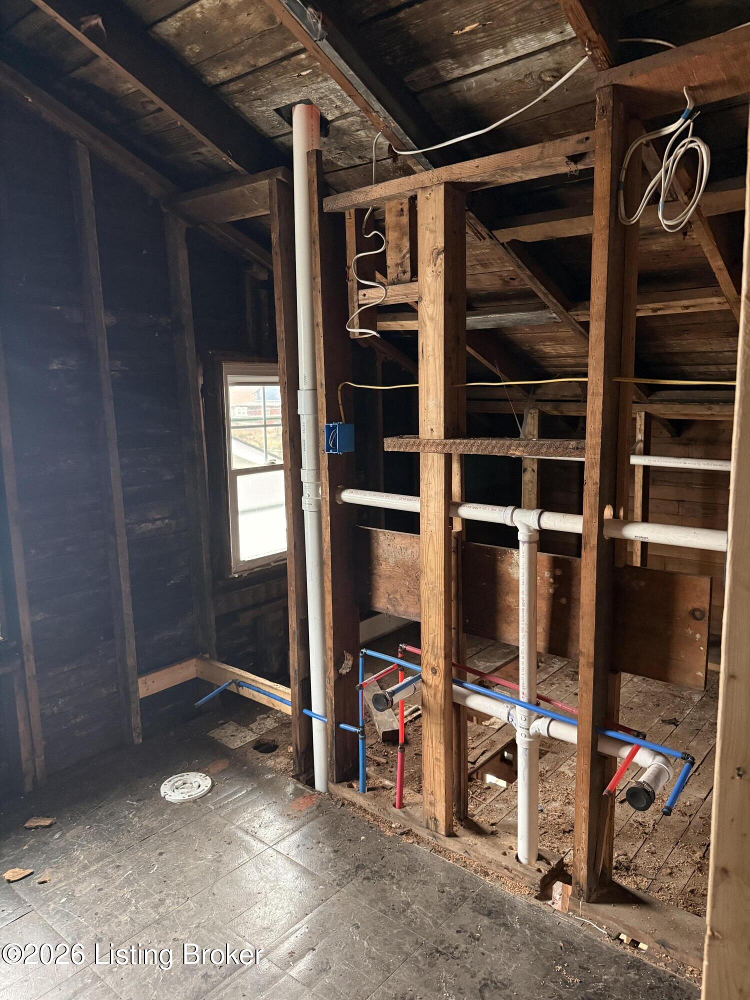 635 Cecil Ave Property Photo 18