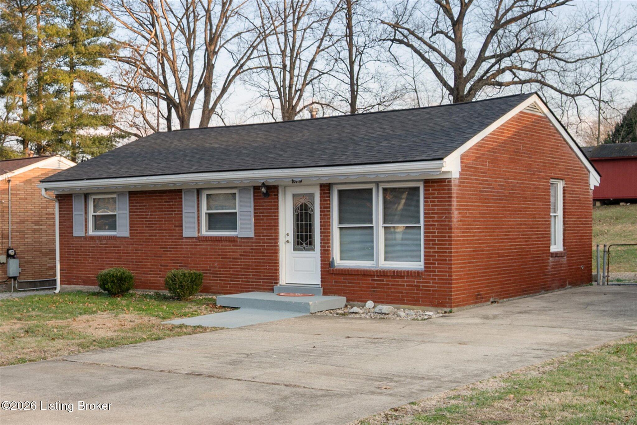 10719 Charlene Dr Property Photo 3