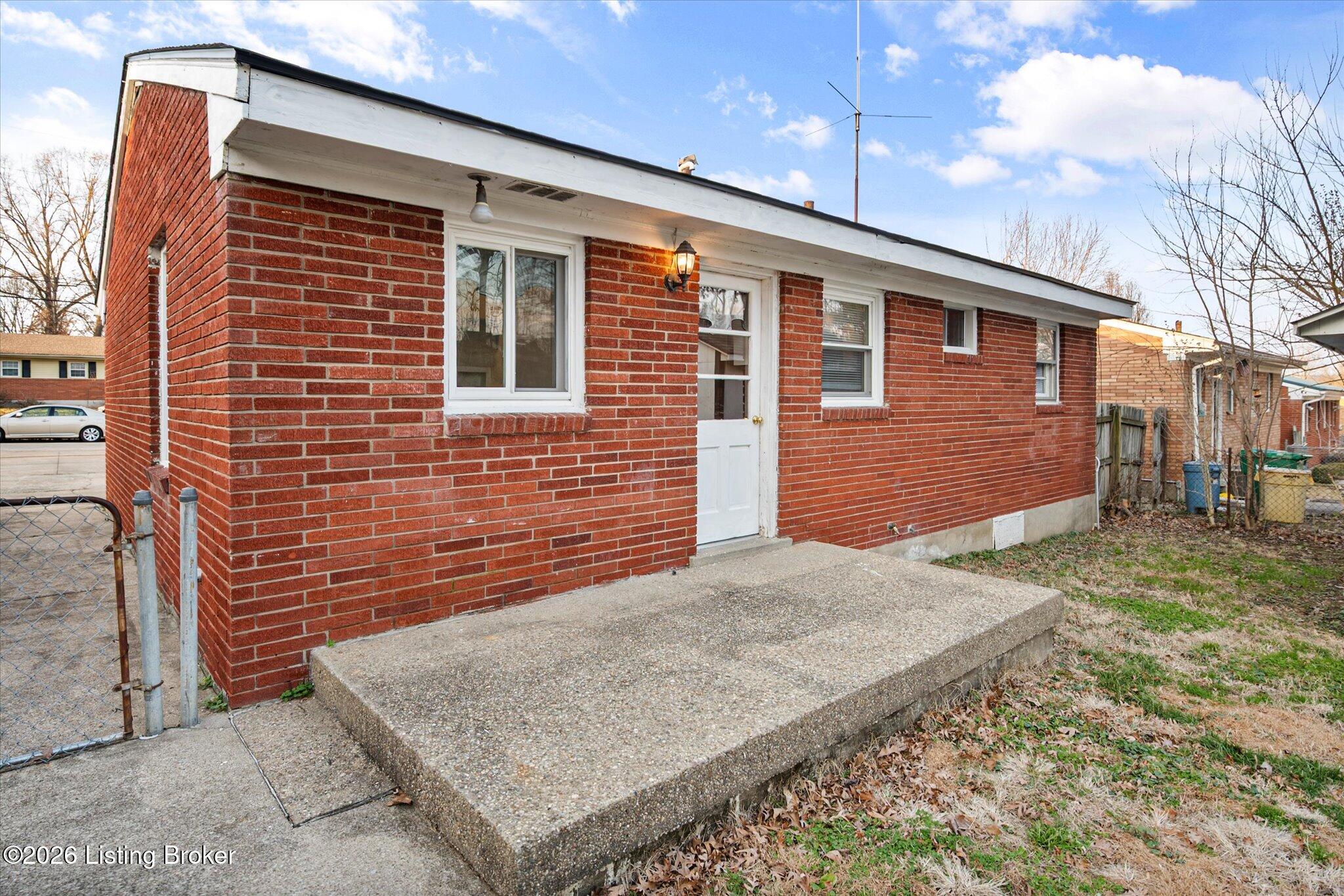 10719 Charlene Dr Property Photo 5