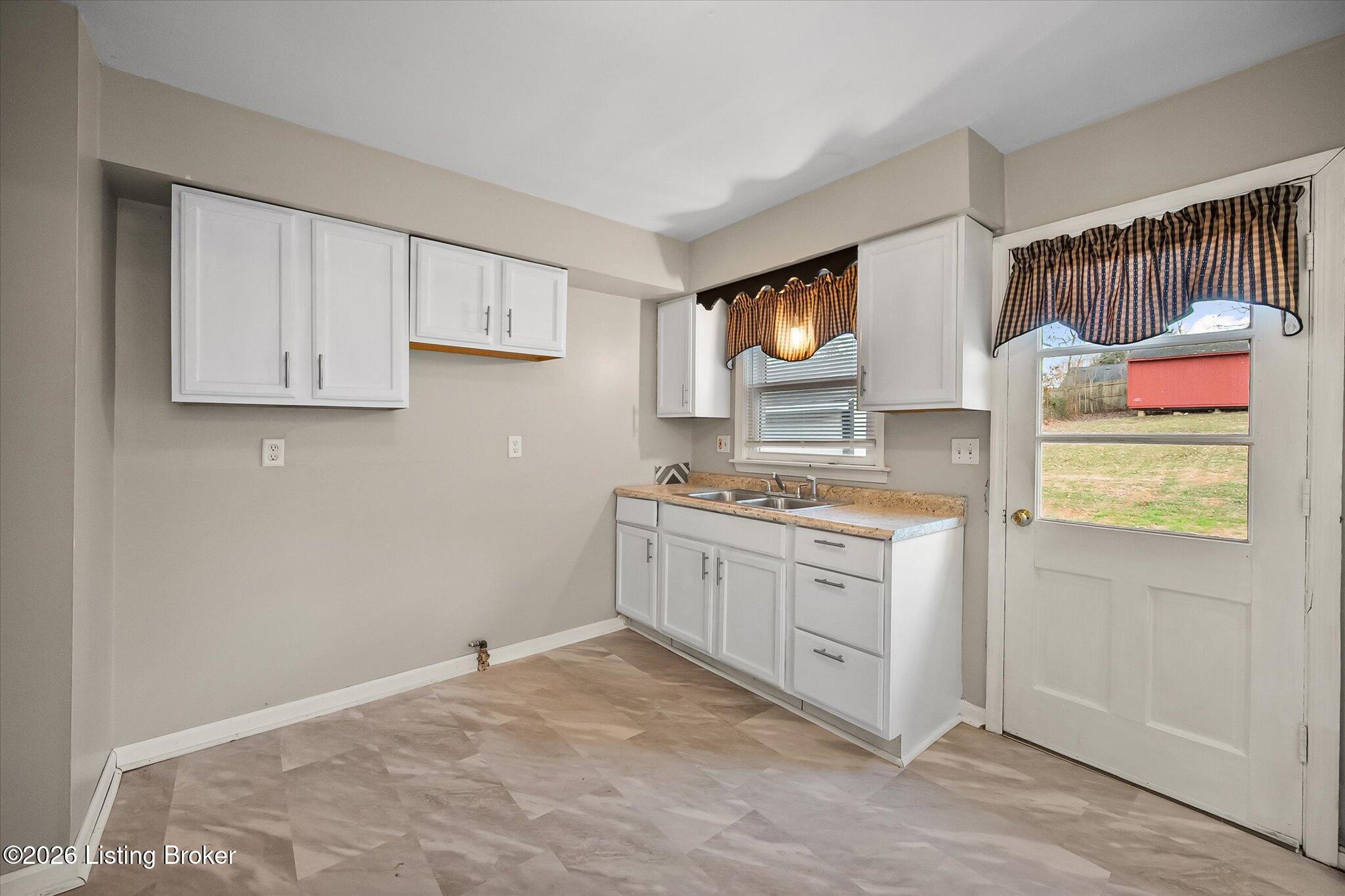 10719 Charlene Dr Property Photo 21