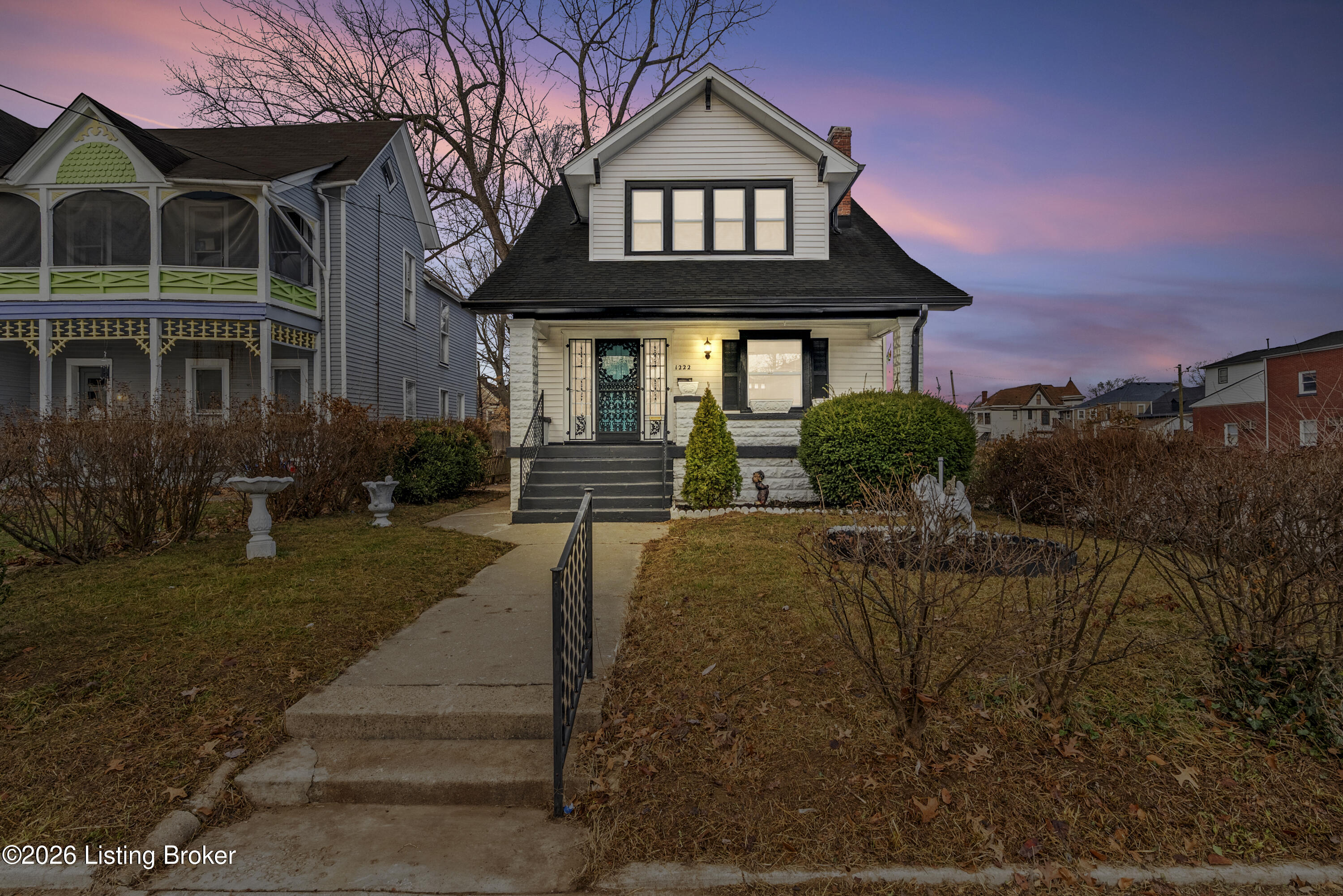 1222 Cypress St Property Photo 2