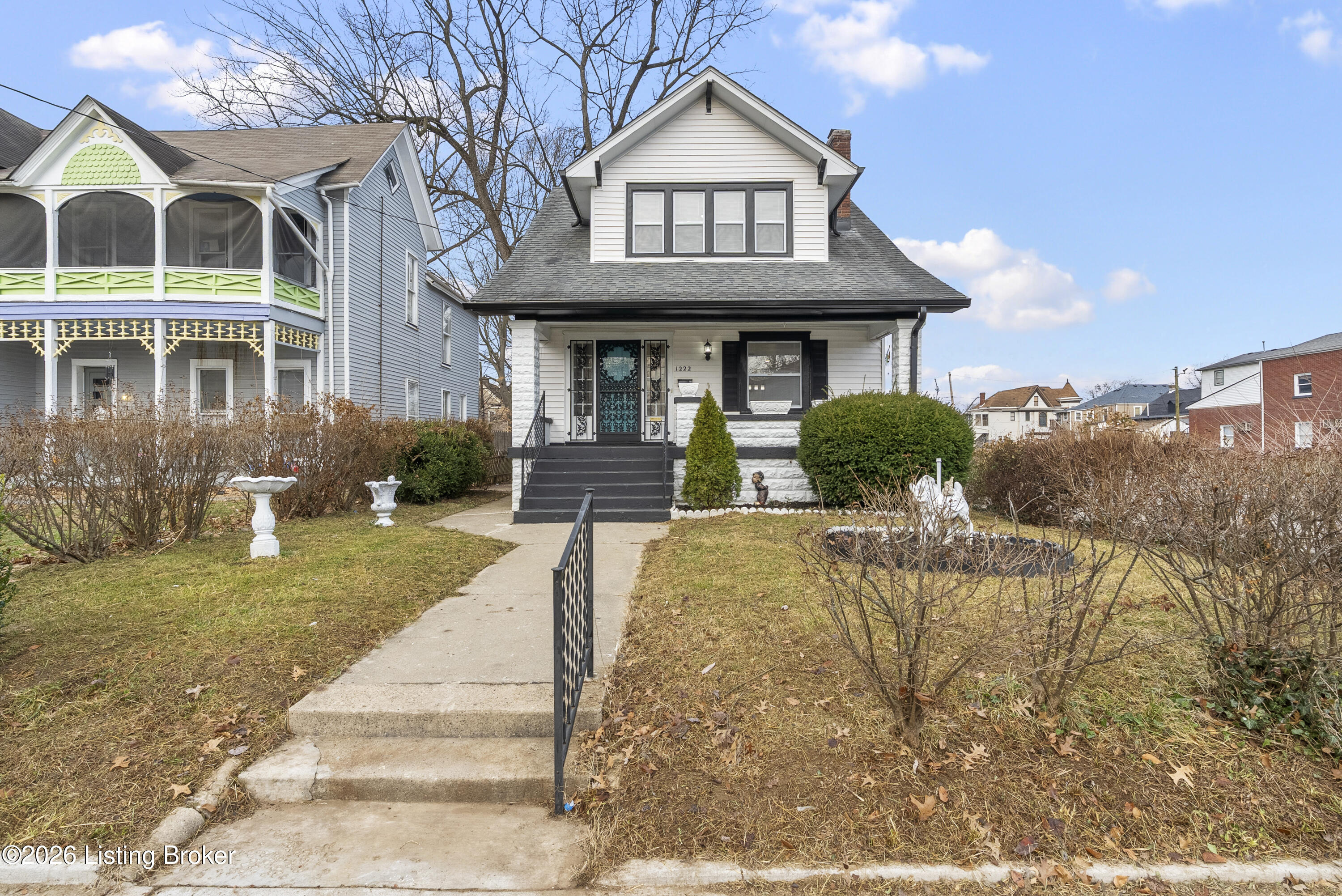 1222 Cypress St Property Photo 3
