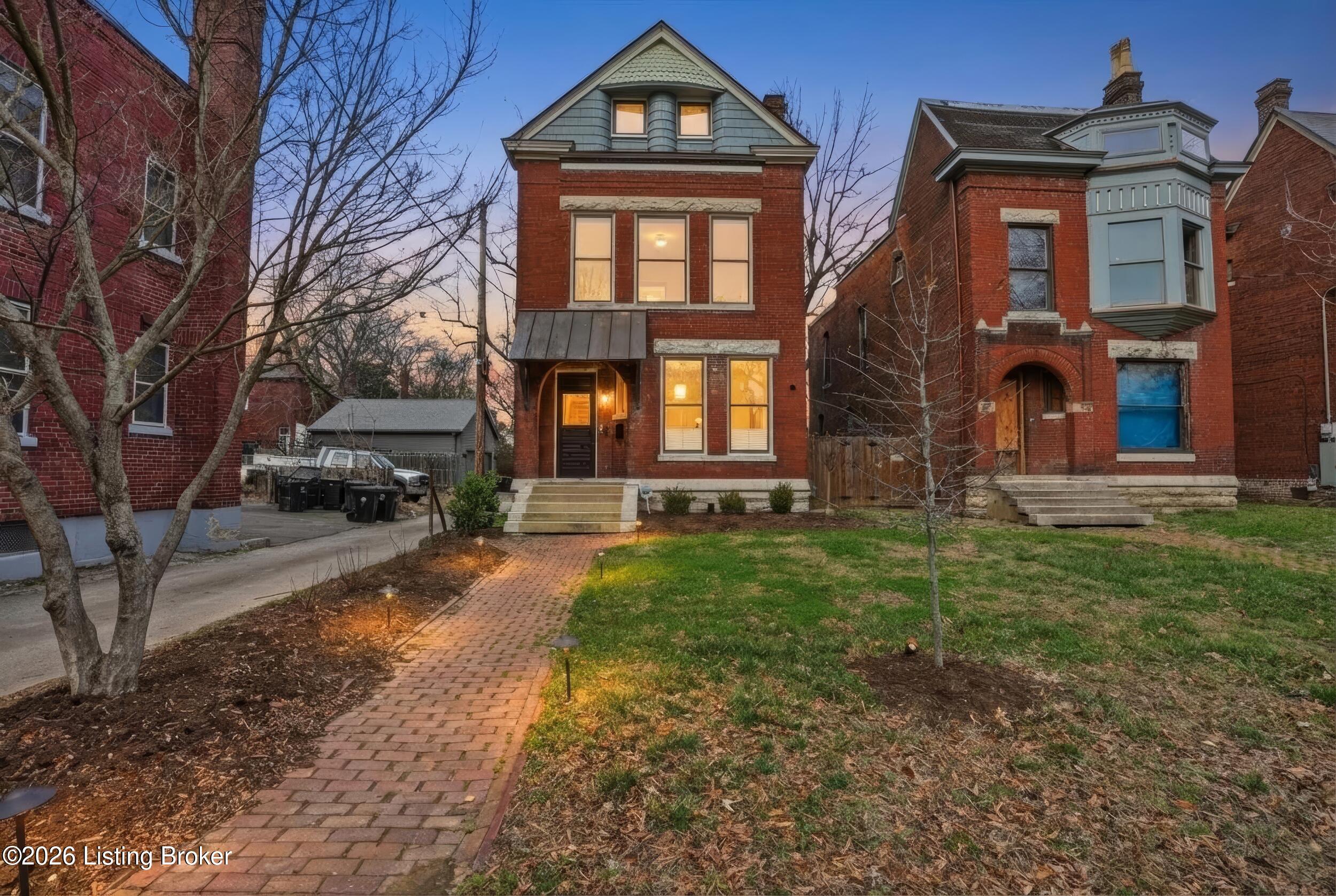 115 E Ormsby Ave Property Photo 1