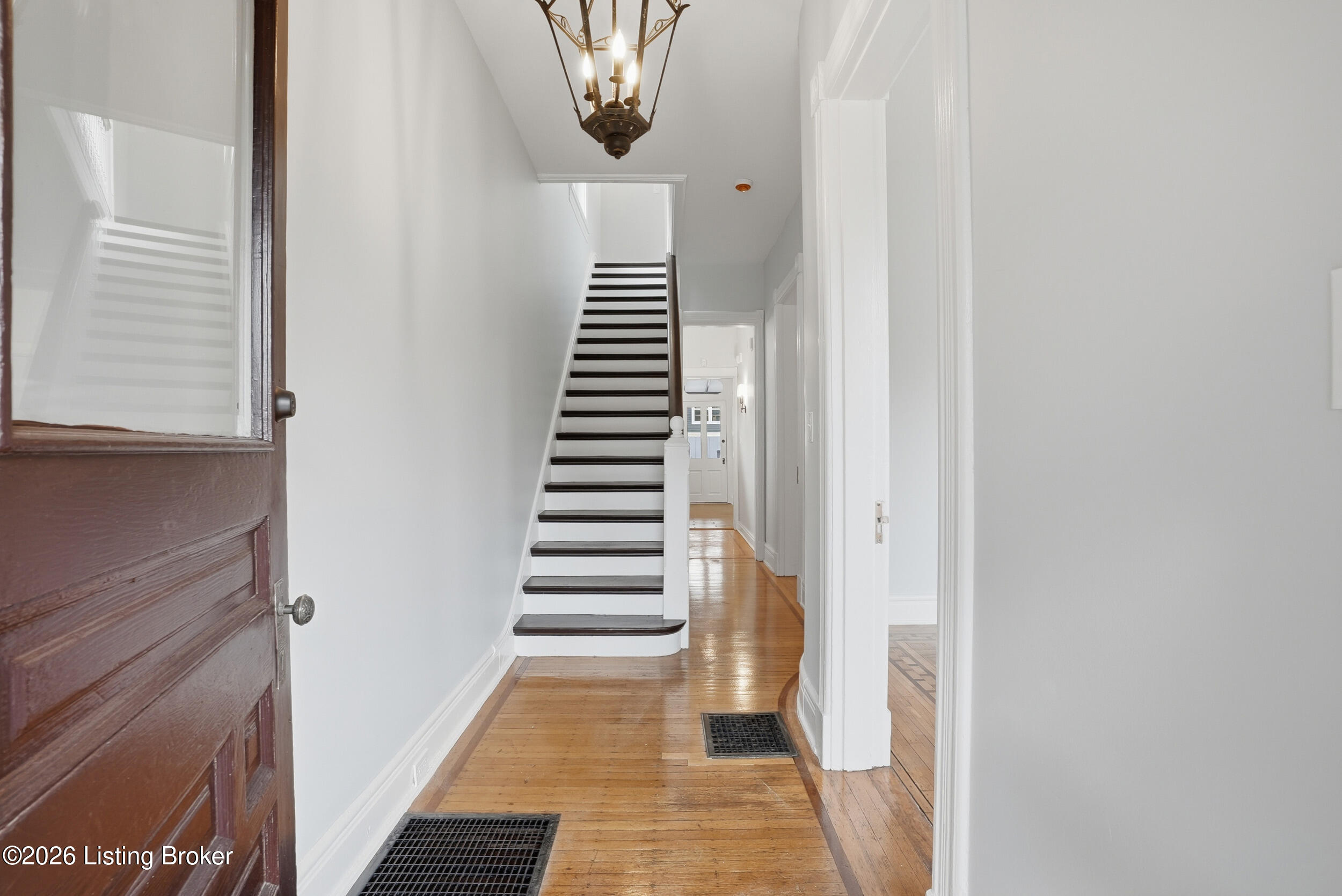115 E Ormsby Ave Property Photo 13