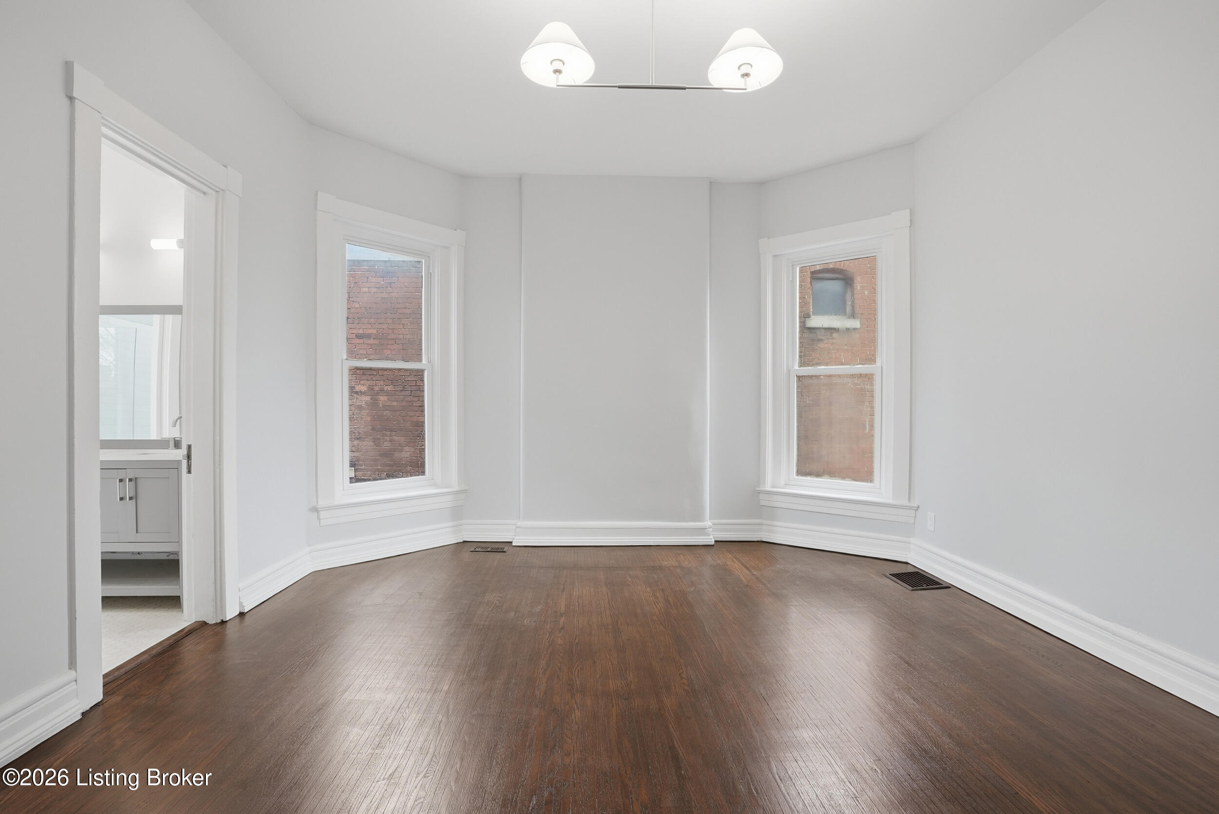 115 E Ormsby Ave Property Photo 22