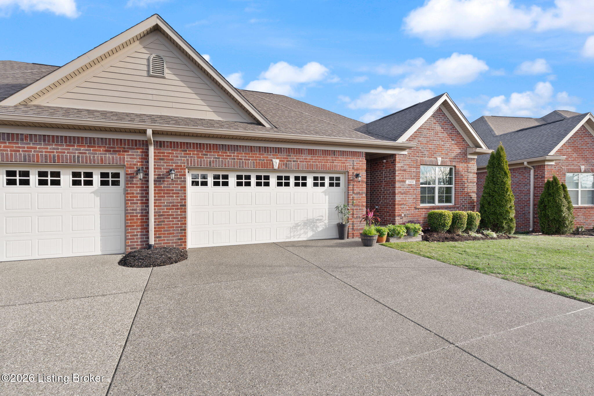 2000 Eagles Landing Dr Property Photo 4