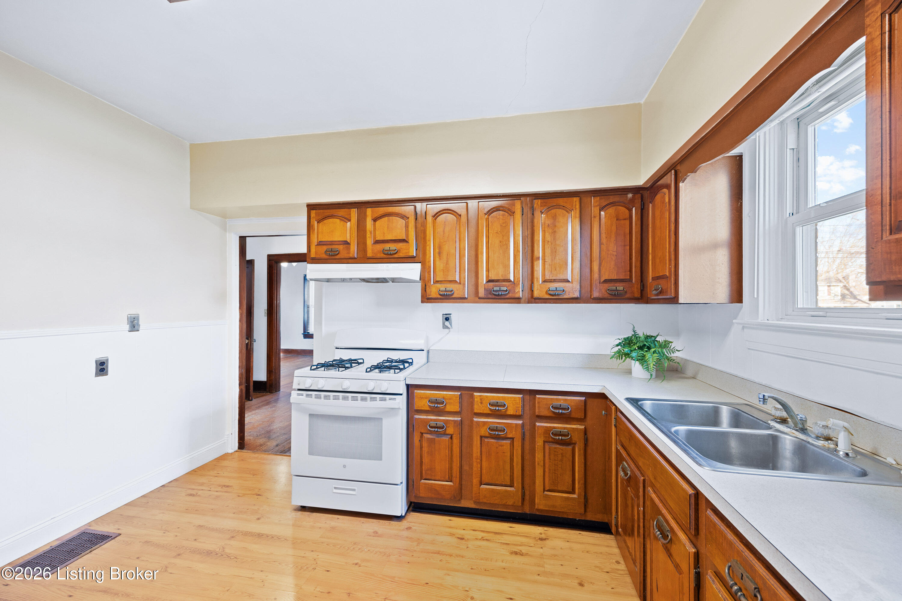 3235 Taylor Blvd Property Photo 11