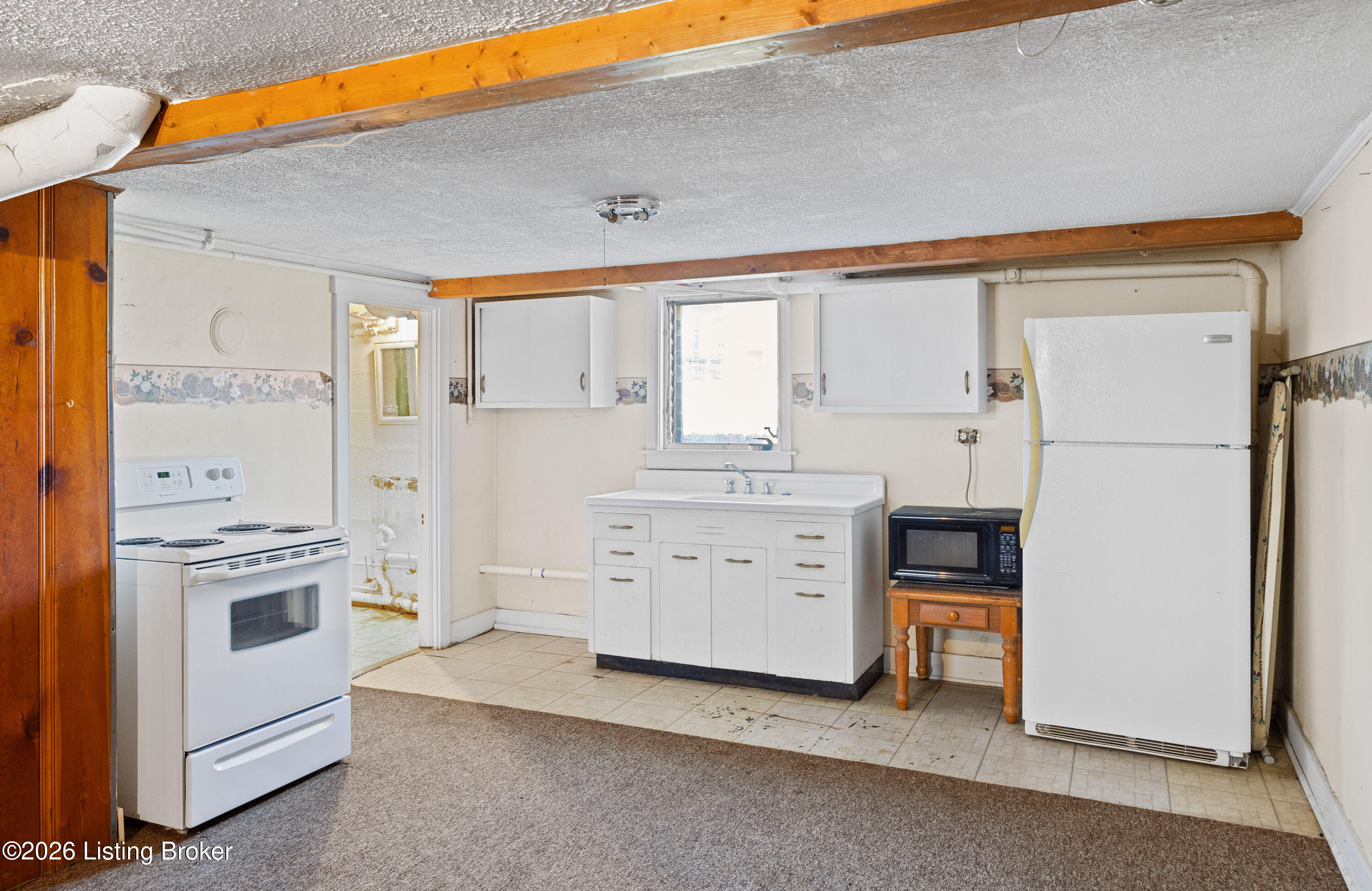 3235 Taylor Blvd Property Photo 24
