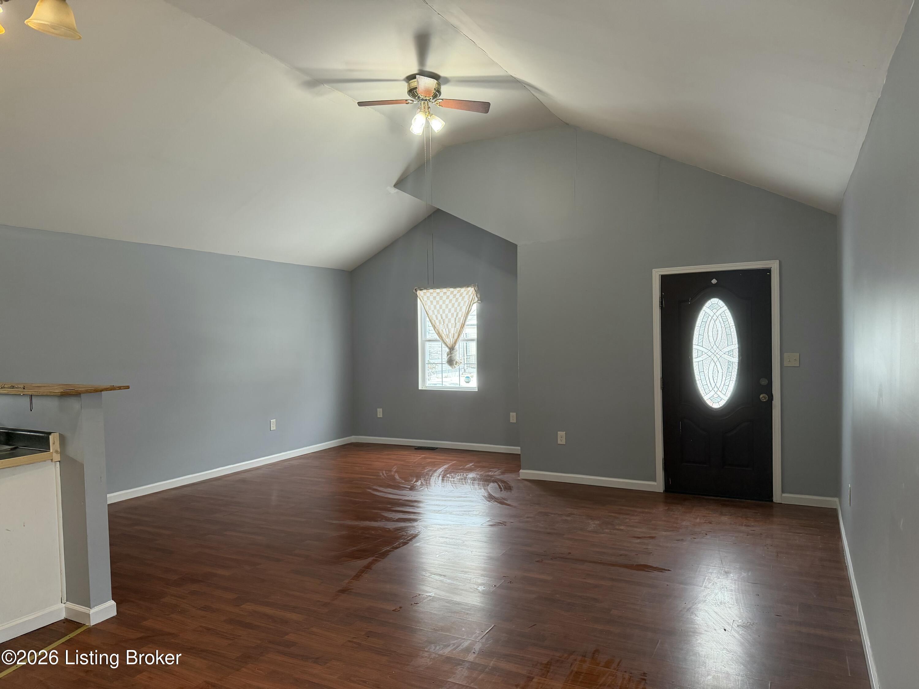 2506 Howard St Property Photo 4