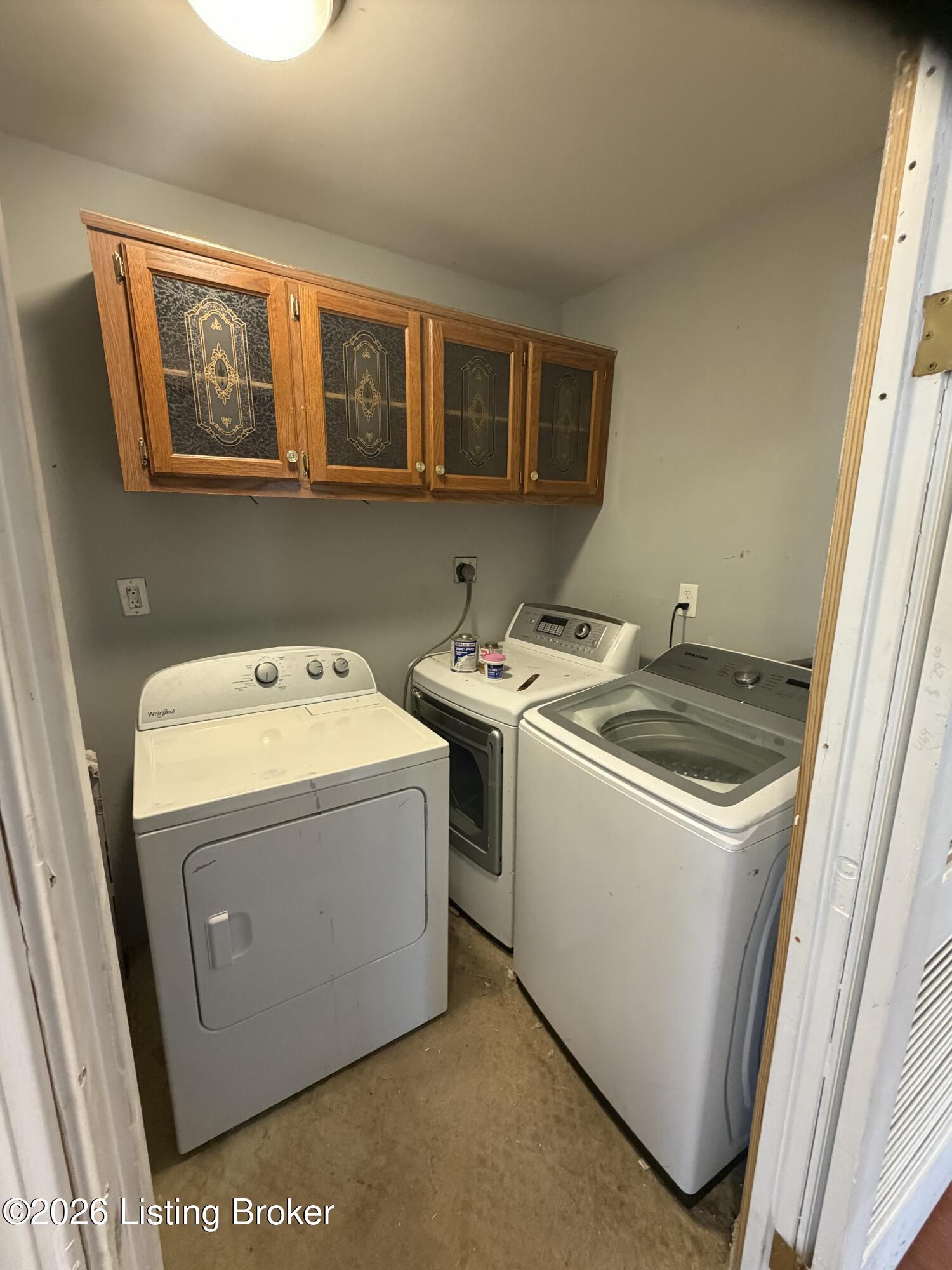2506 Howard St Property Photo 8