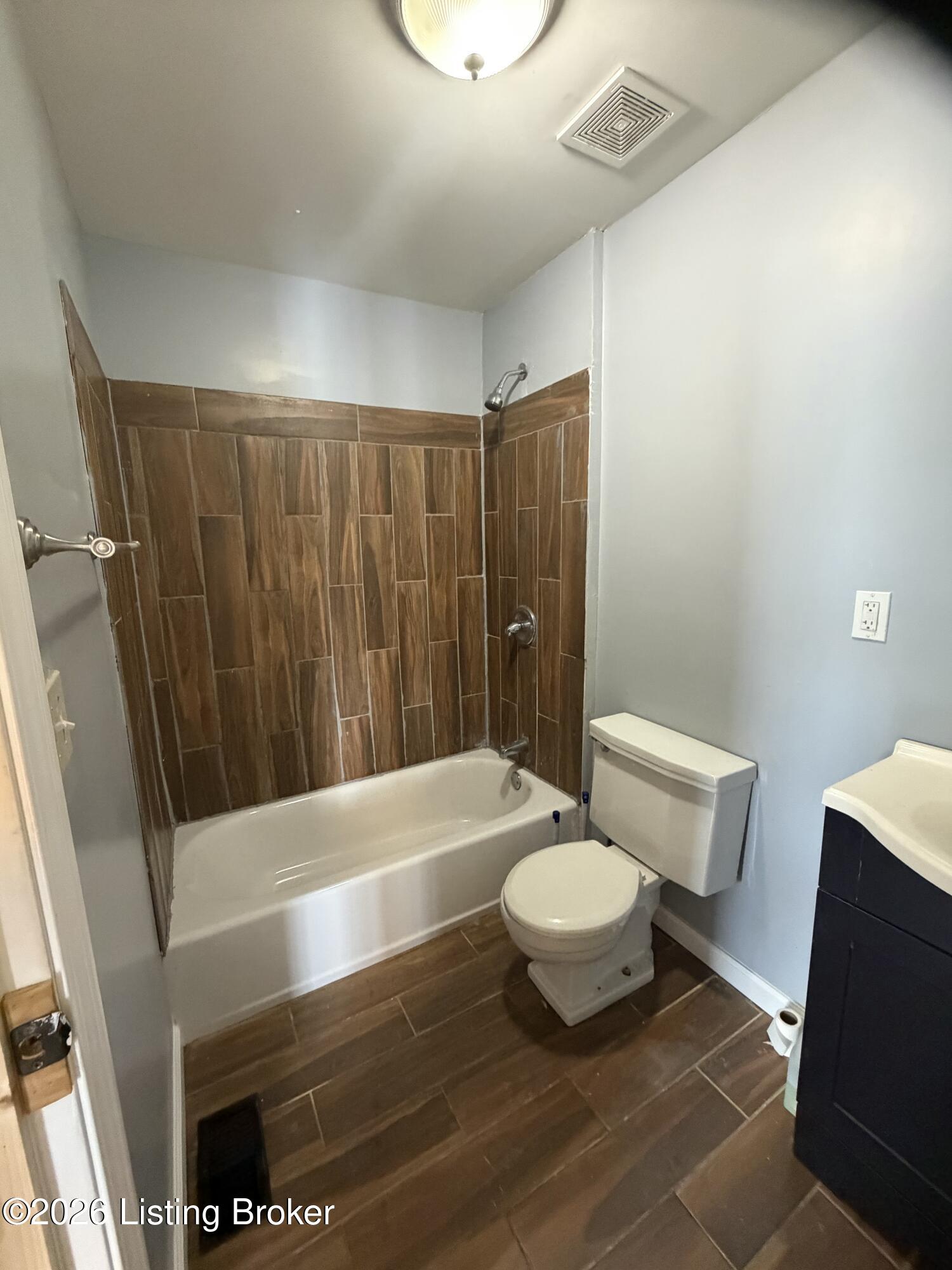 2506 Howard St Property Photo 10