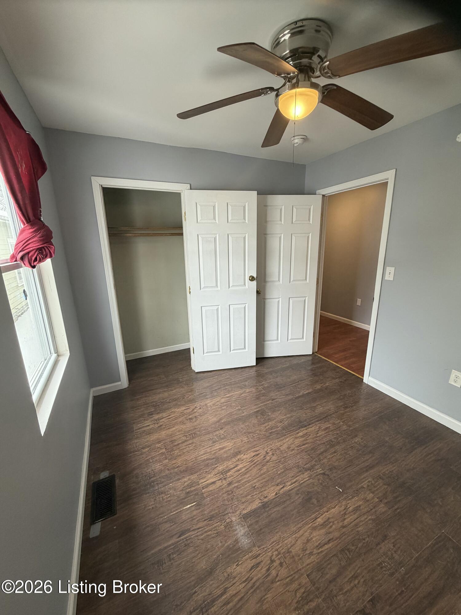 2506 Howard St Property Photo 12
