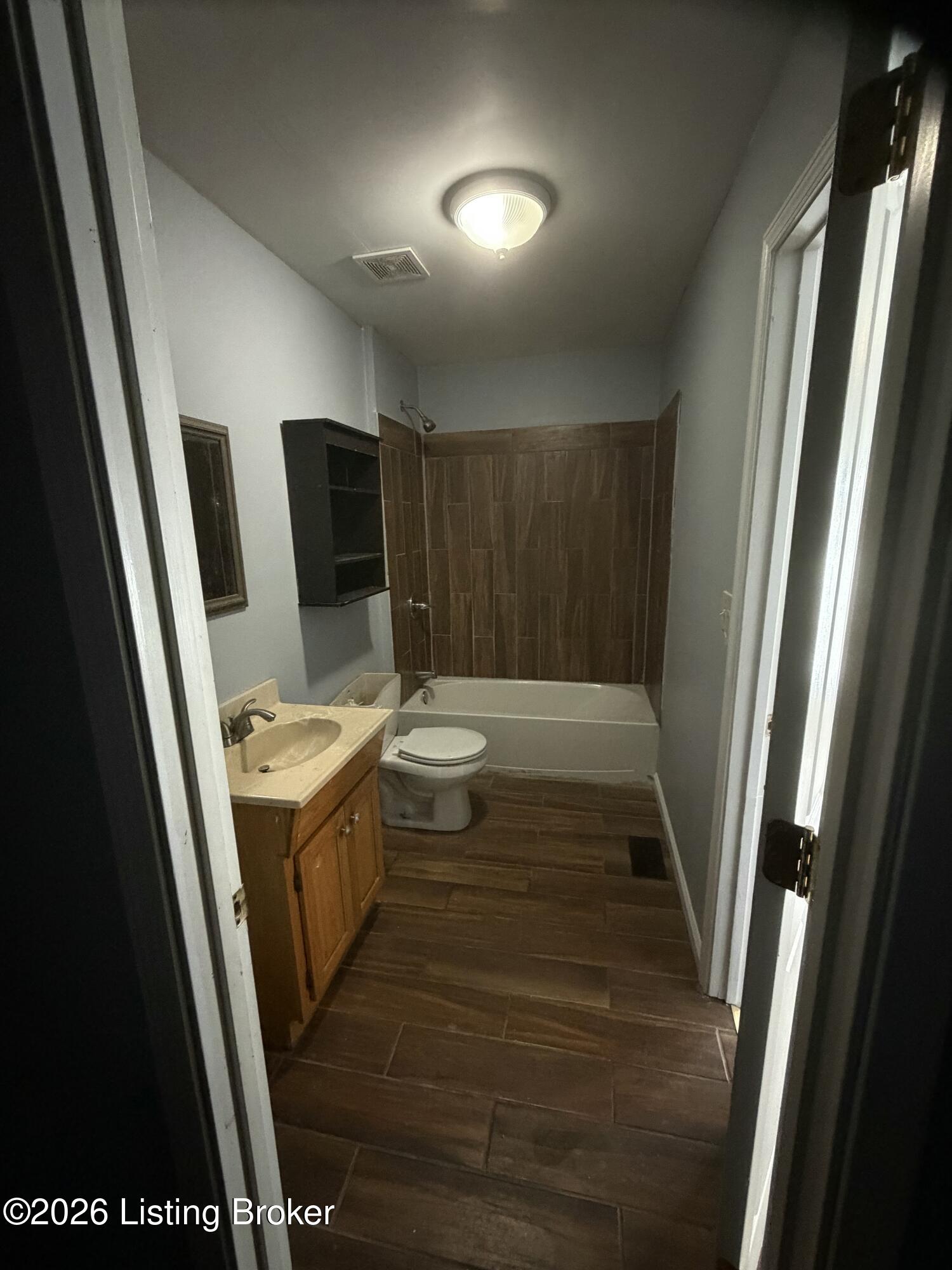 2506 Howard St Property Photo 15