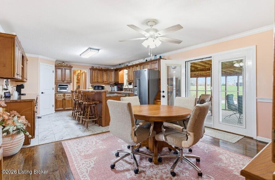 1582 Stringtown Rd Property Photo 2