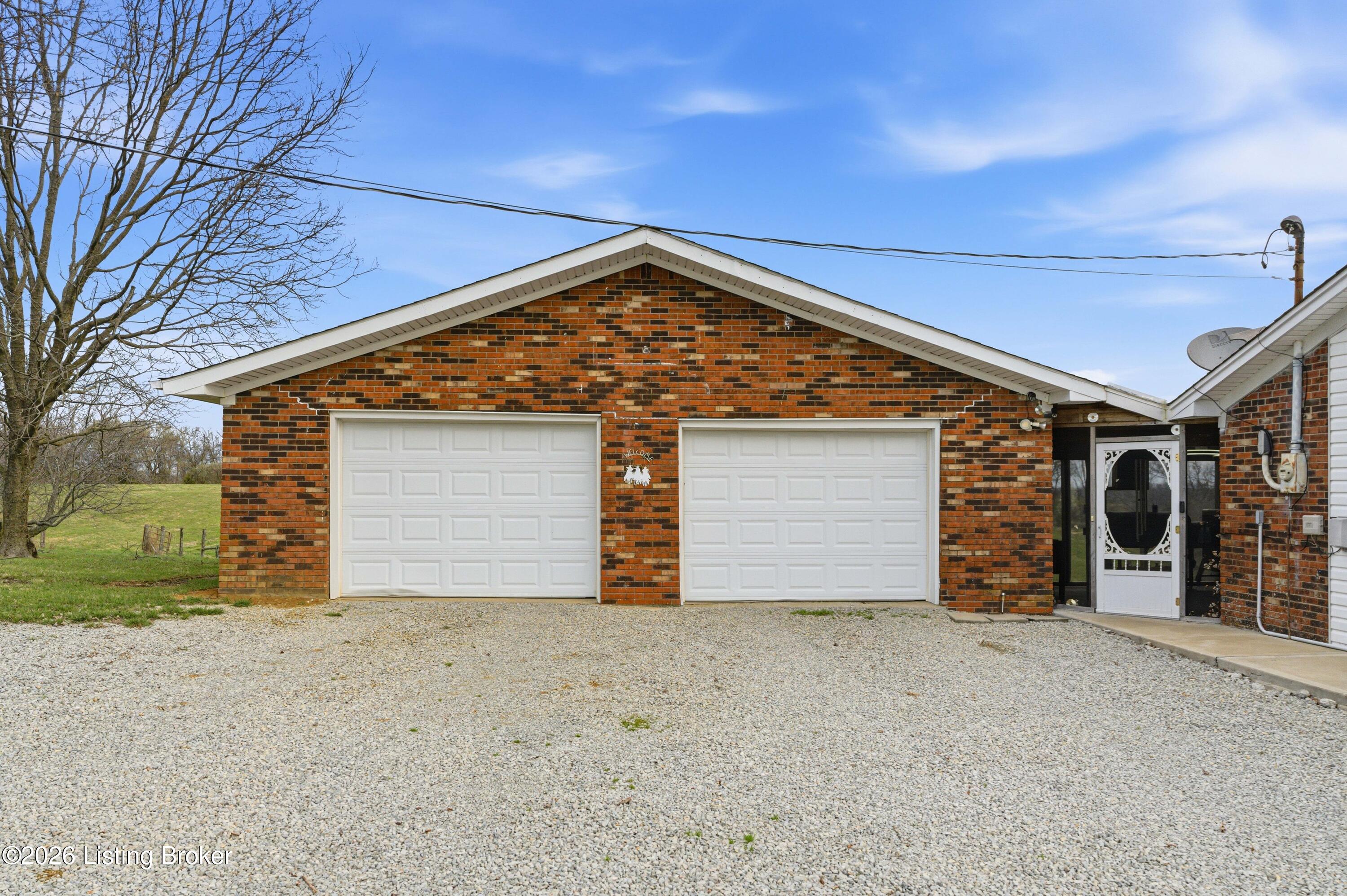 1582 Stringtown Rd Property Photo 7