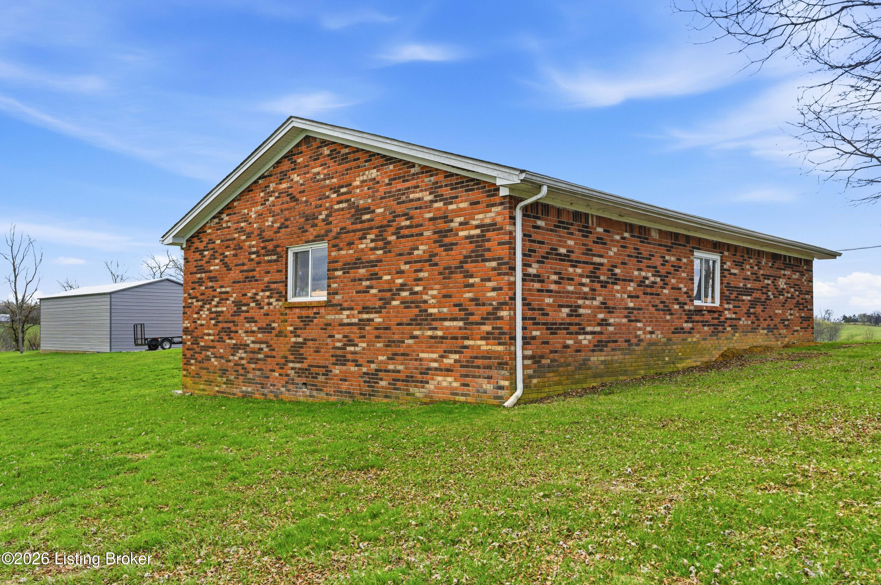 1582 Stringtown Rd Property Photo 8