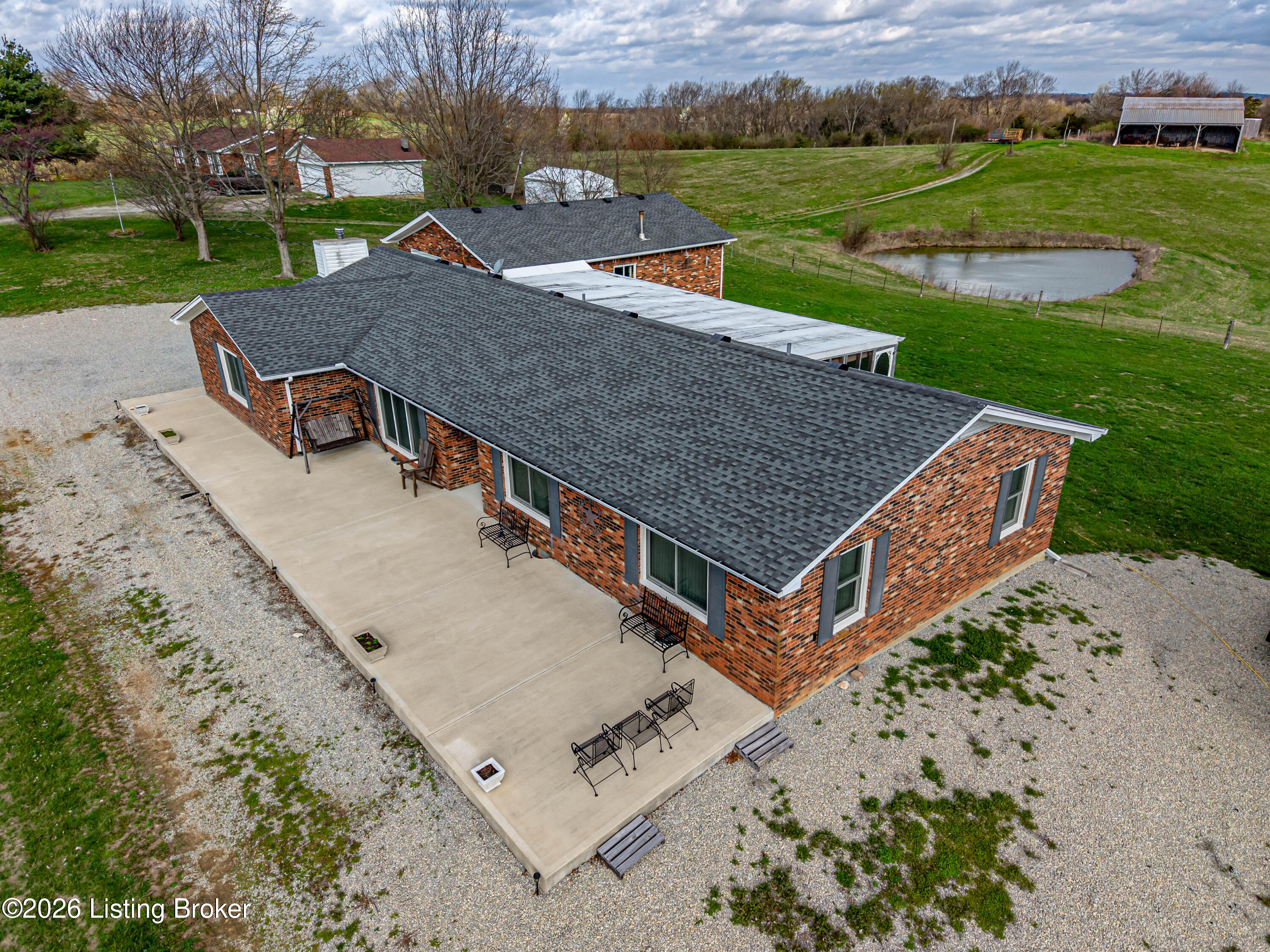 1582 Stringtown Rd Property Photo 9