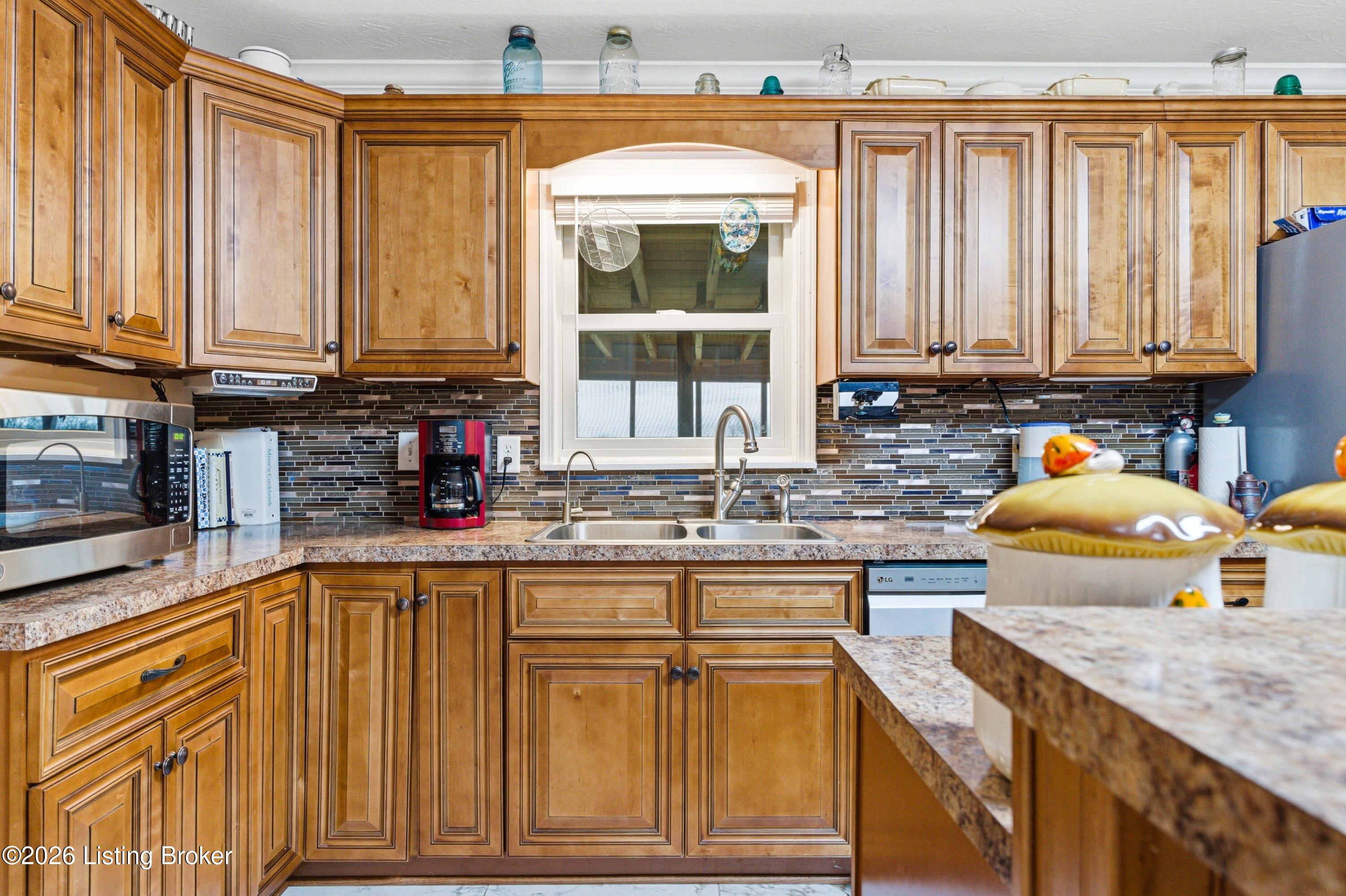1582 Stringtown Rd Property Photo 22