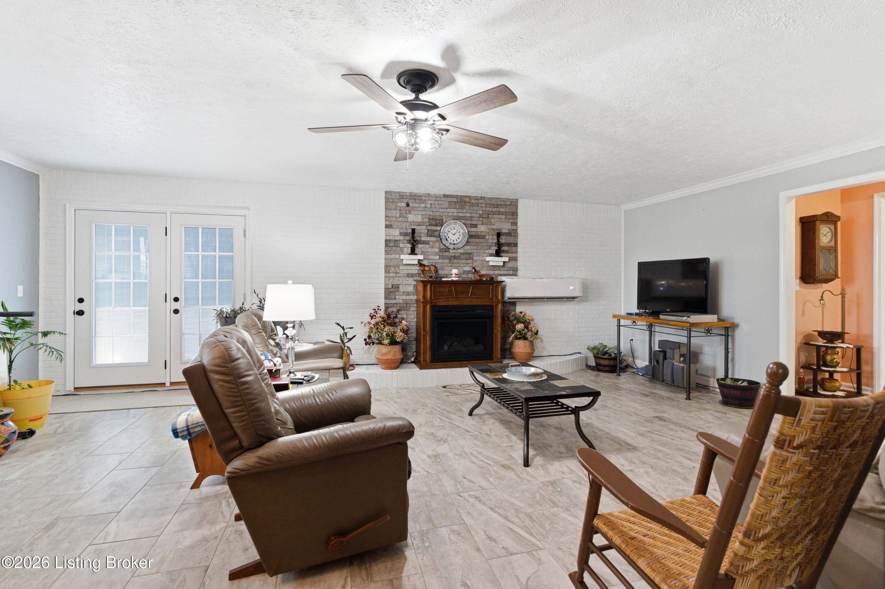 1582 Stringtown Rd Property Photo 26
