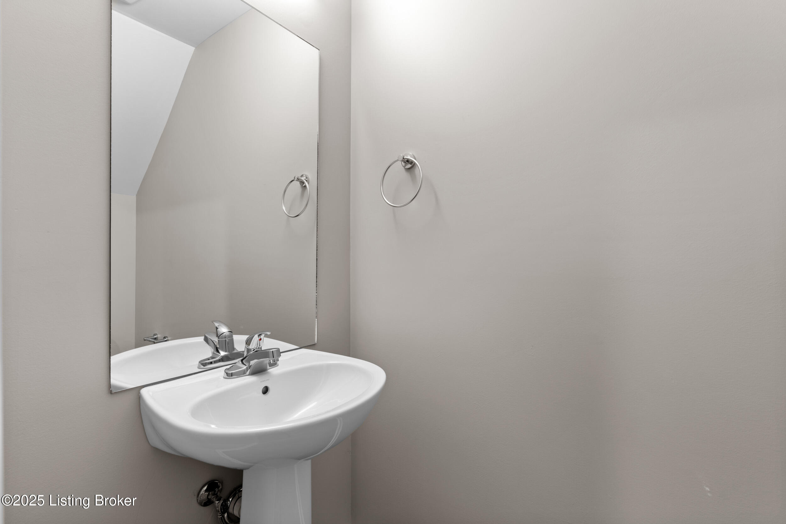 3208 Maldon Ct Property Photo 8