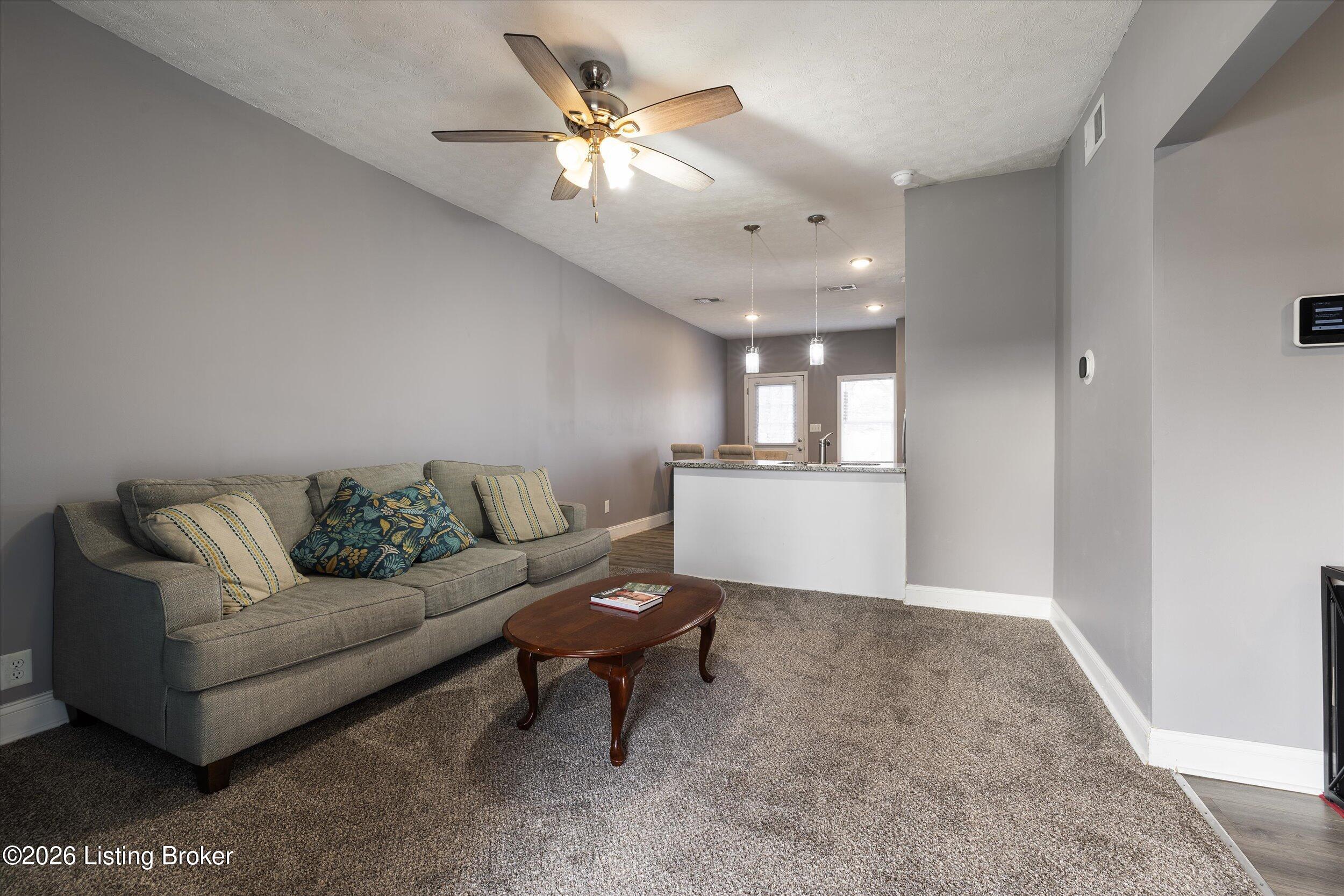 1109 Brookline Ave Property Photo 6