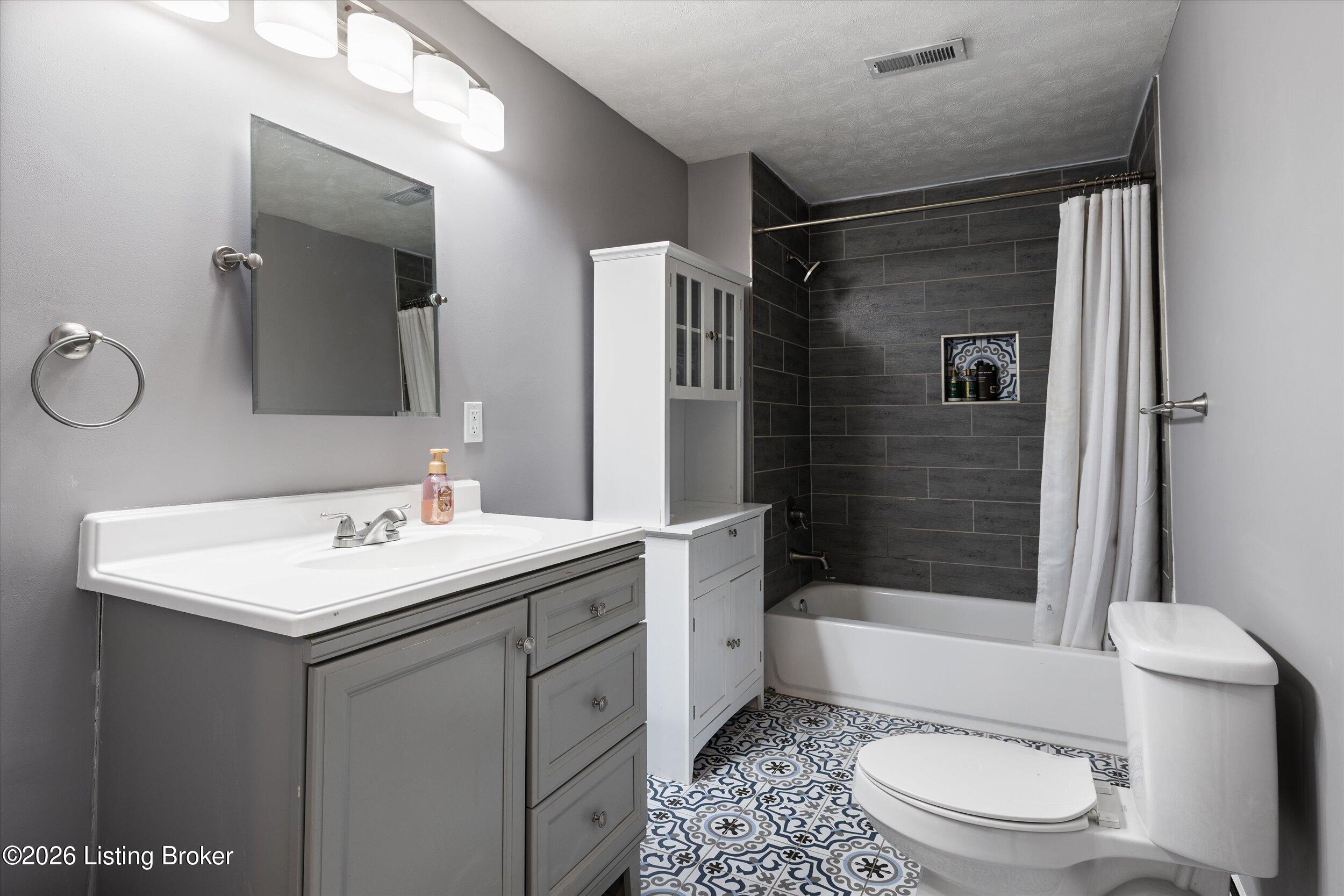1109 Brookline Ave Property Photo 16