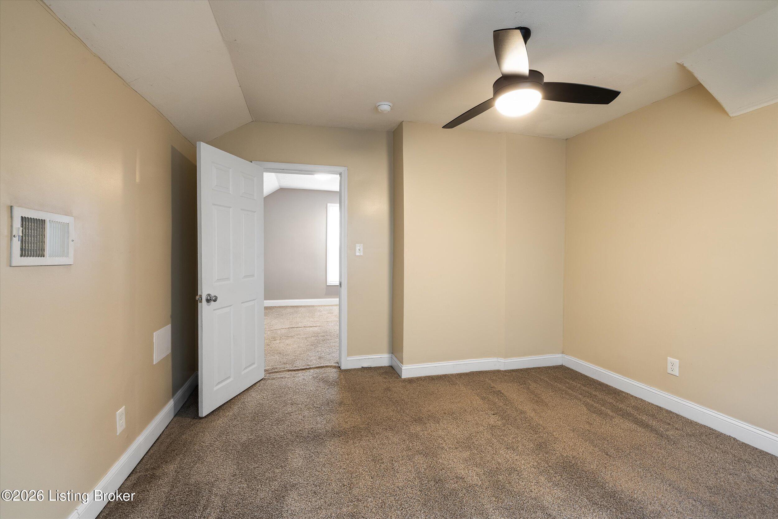 1109 Brookline Ave Property Photo 24
