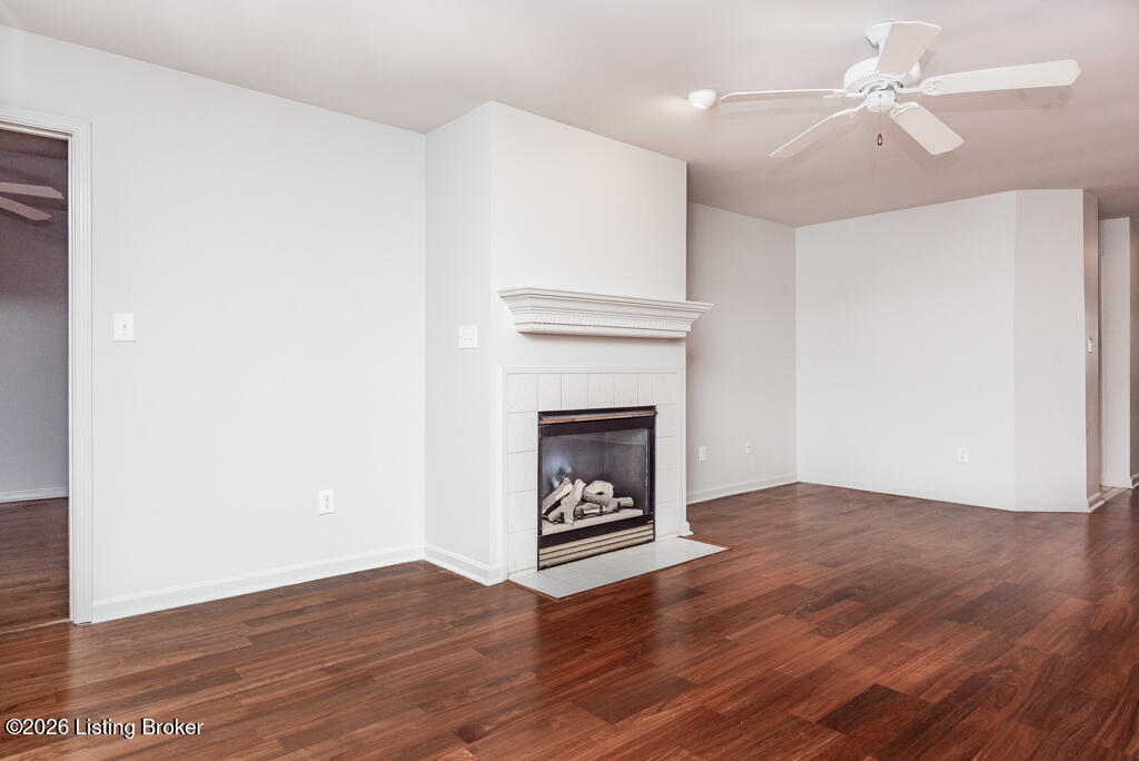 1107 Belmont Park Way Property Photo 4