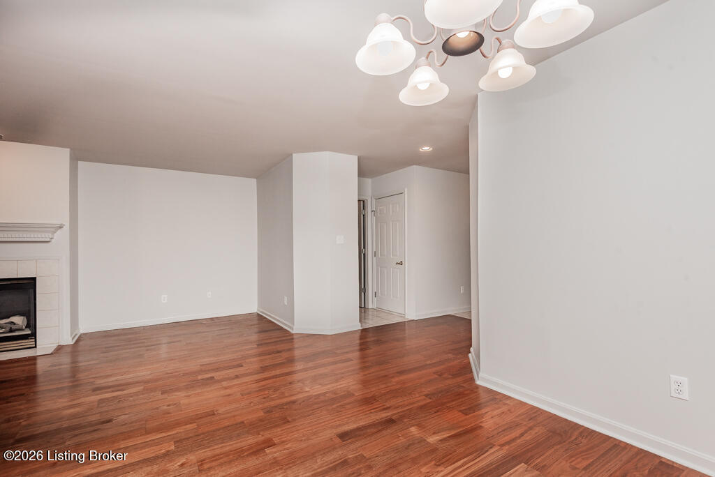 1107 Belmont Park Way Property Photo 5