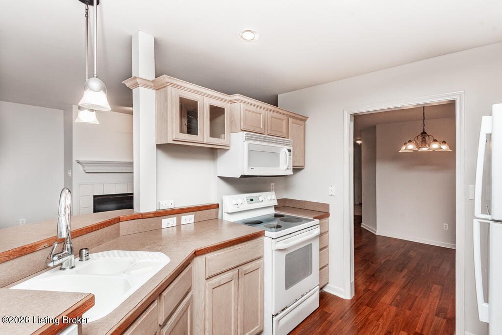1107 Belmont Park Way Property Photo 8