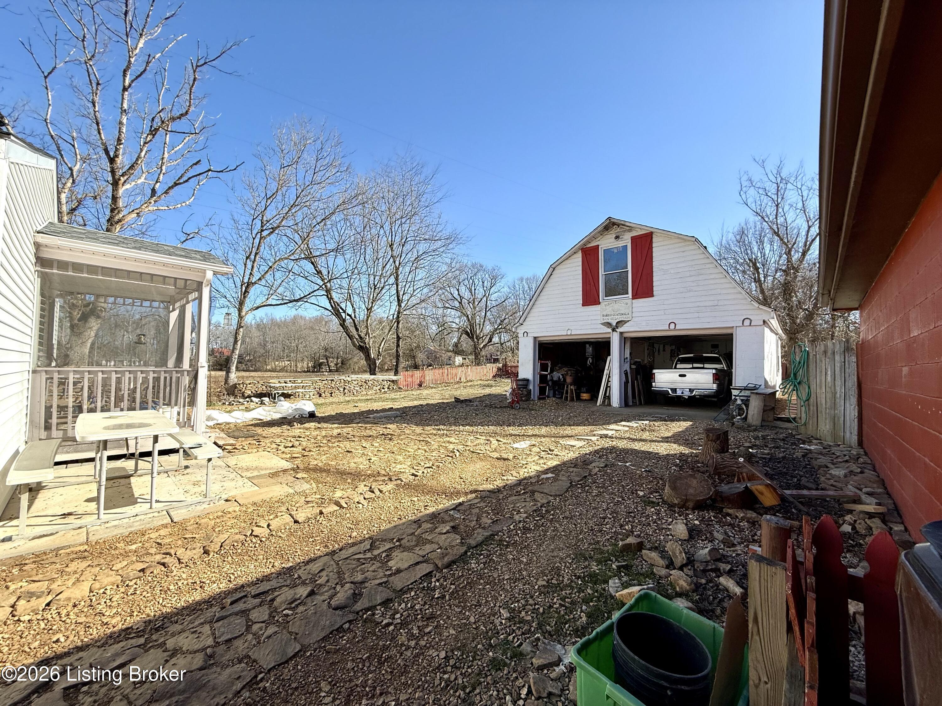 500 Wolf Run Rd Property Photo 3