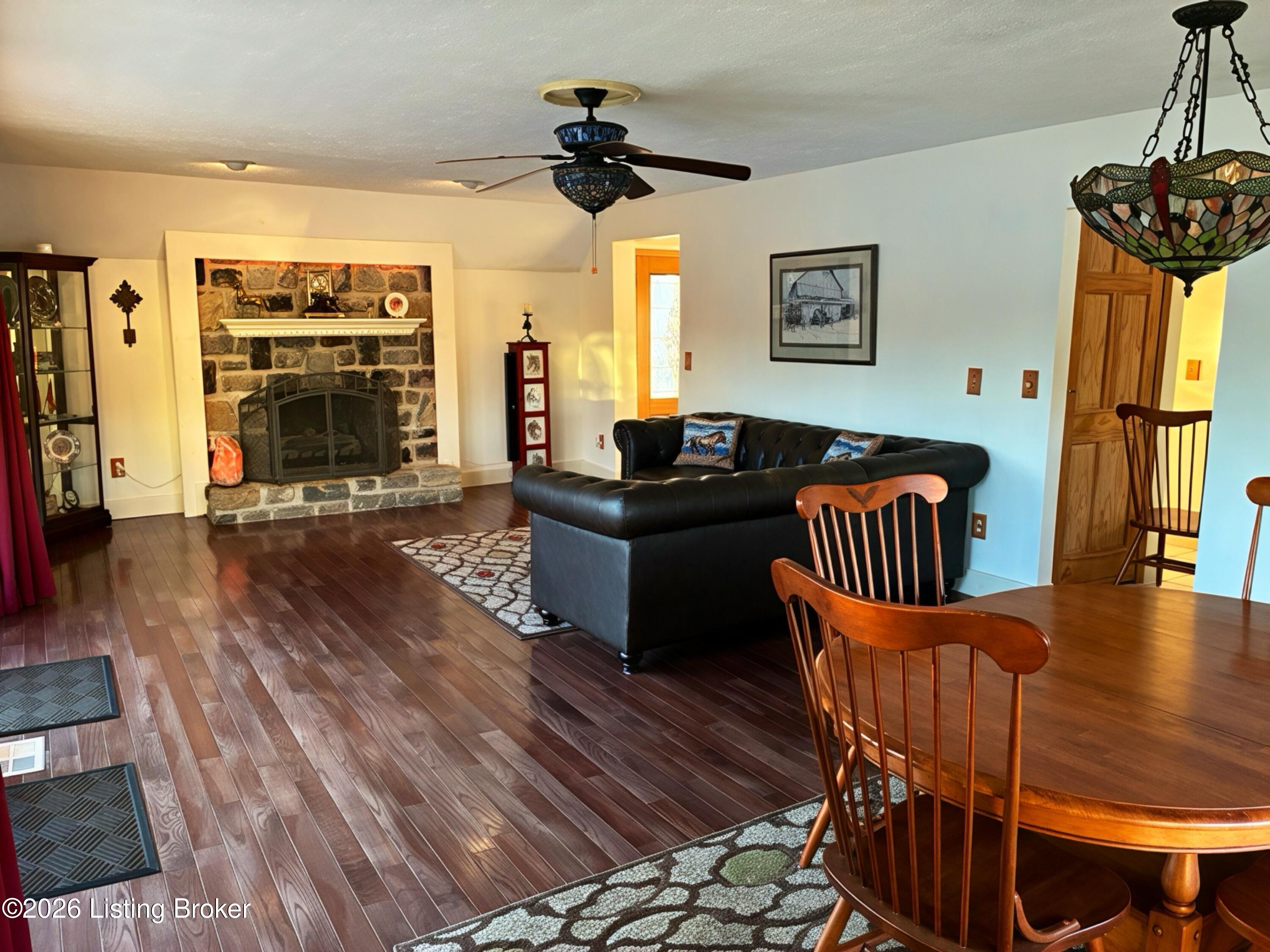160 Bluffside Dr Property Photo 7