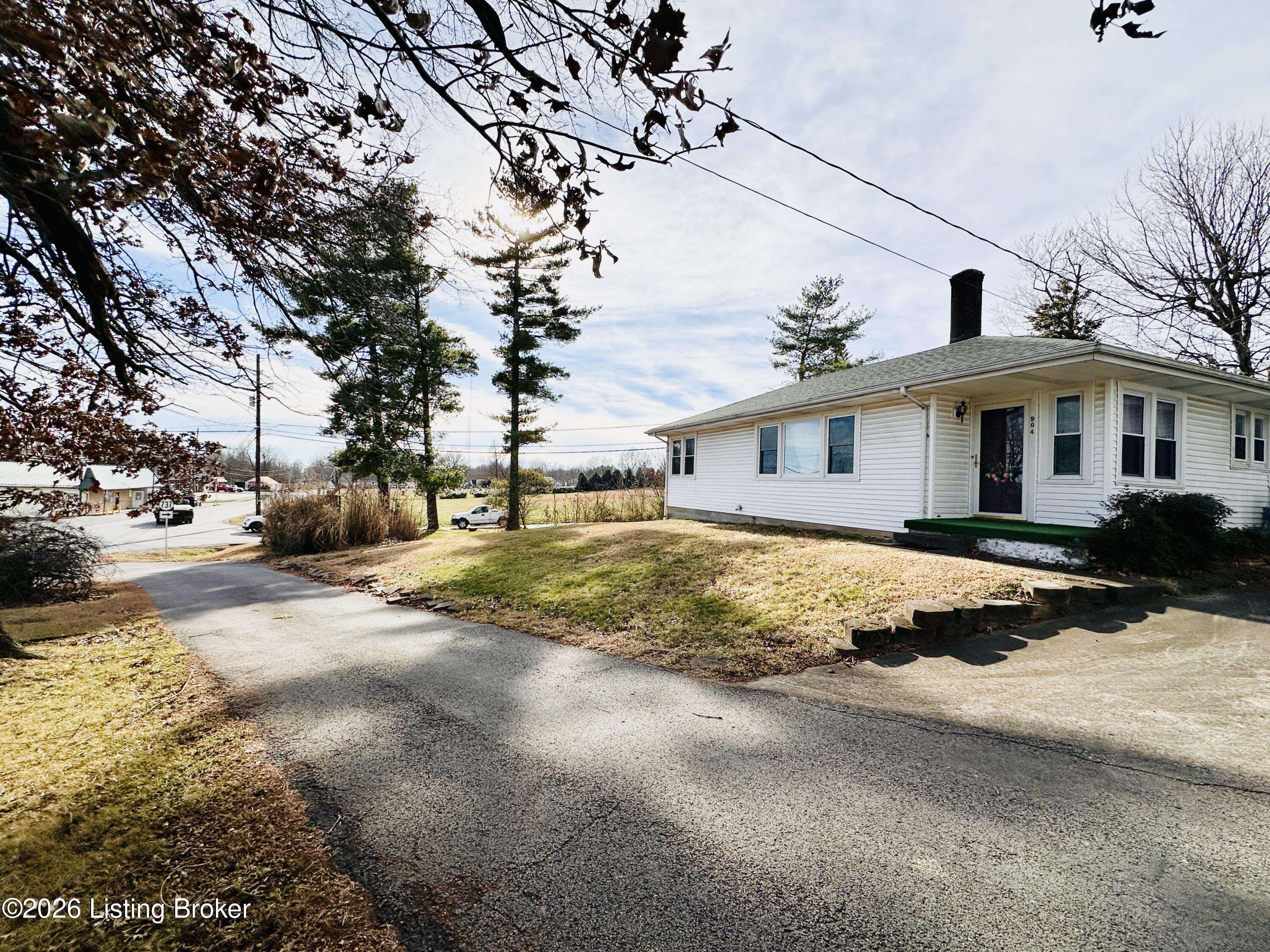 904 Brandenburg Rd Property Photo 4