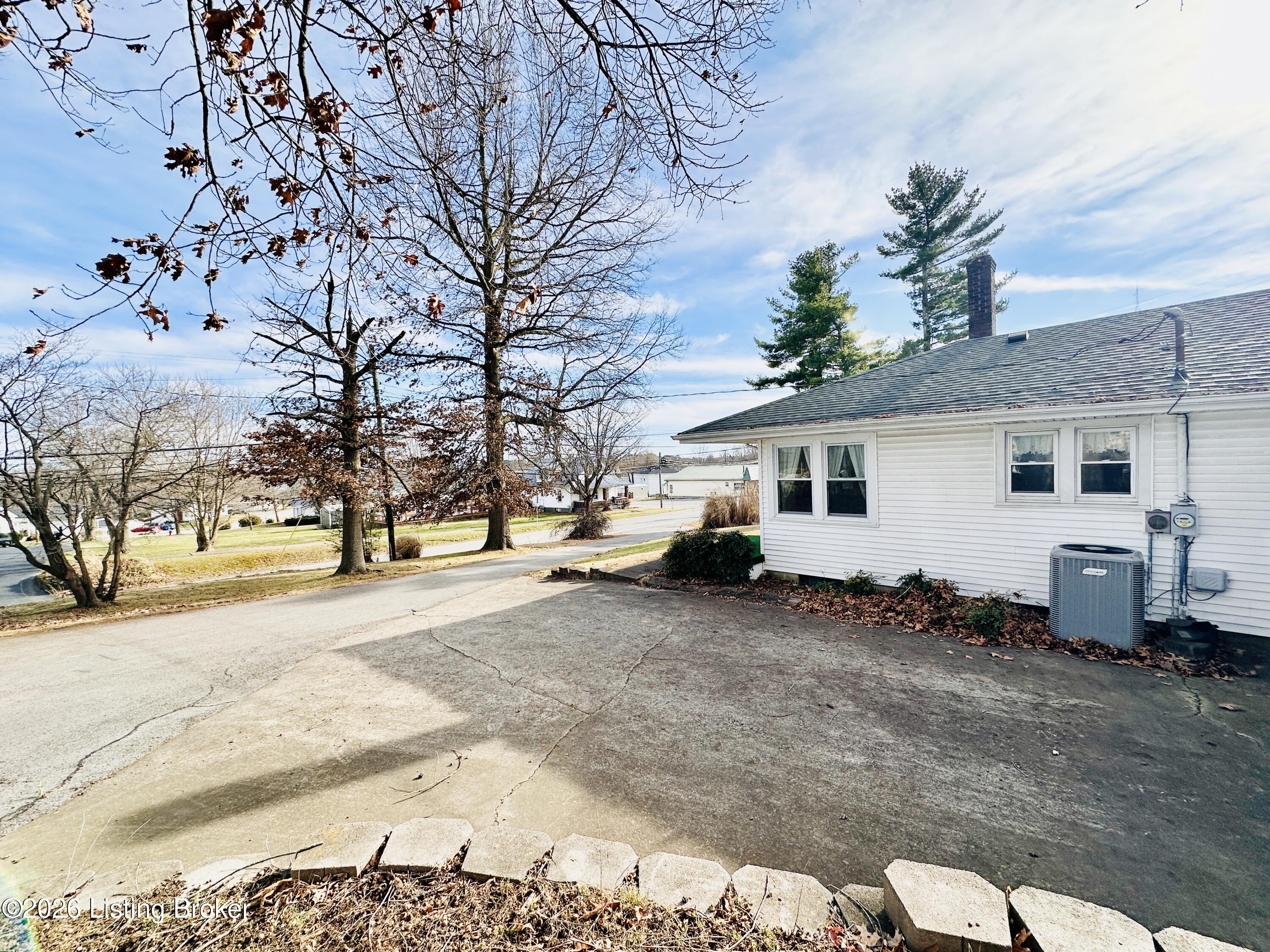 904 Brandenburg Rd Property Photo 25